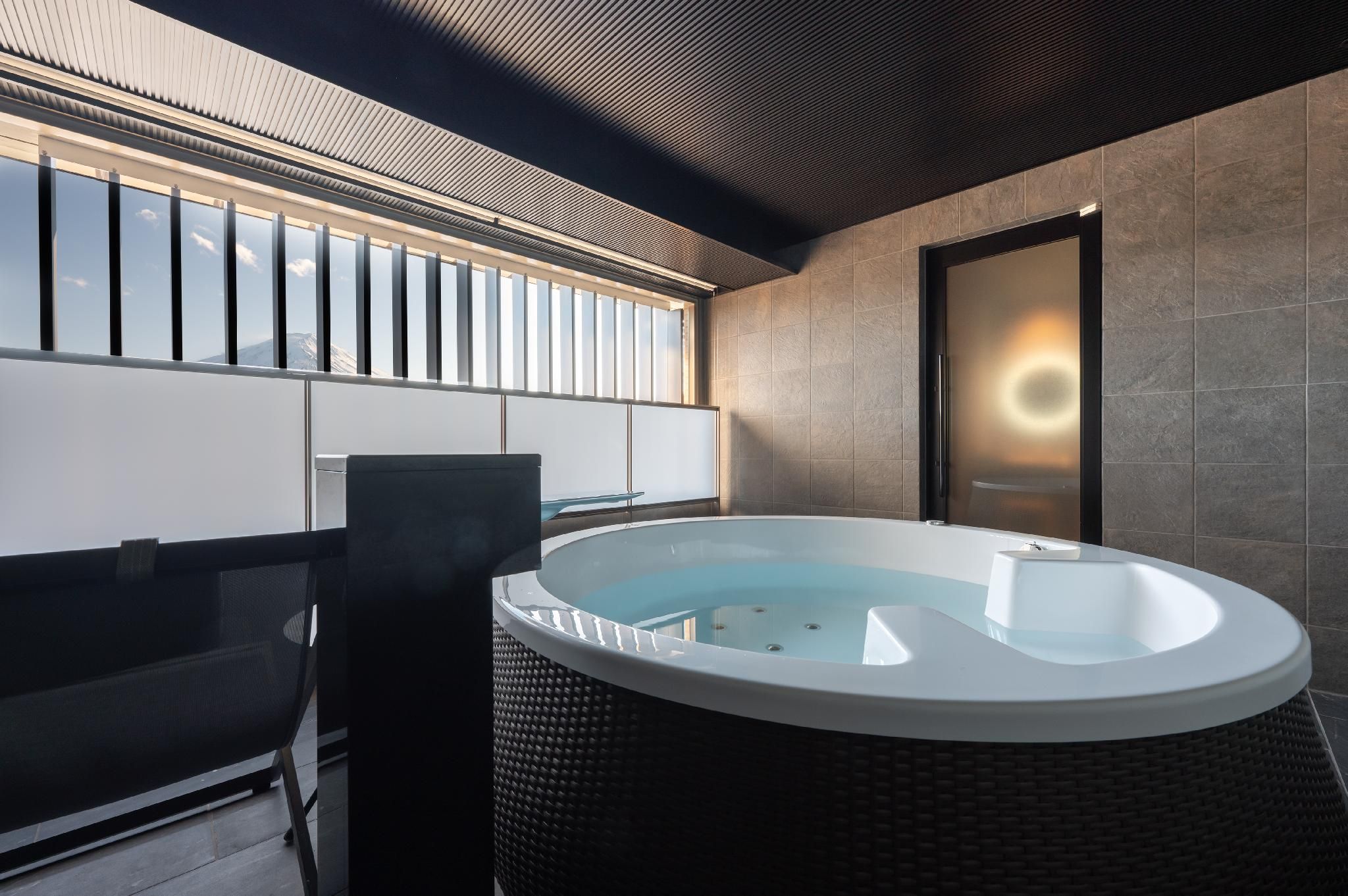 Oike 5th Floor Mount Fuji View Suite