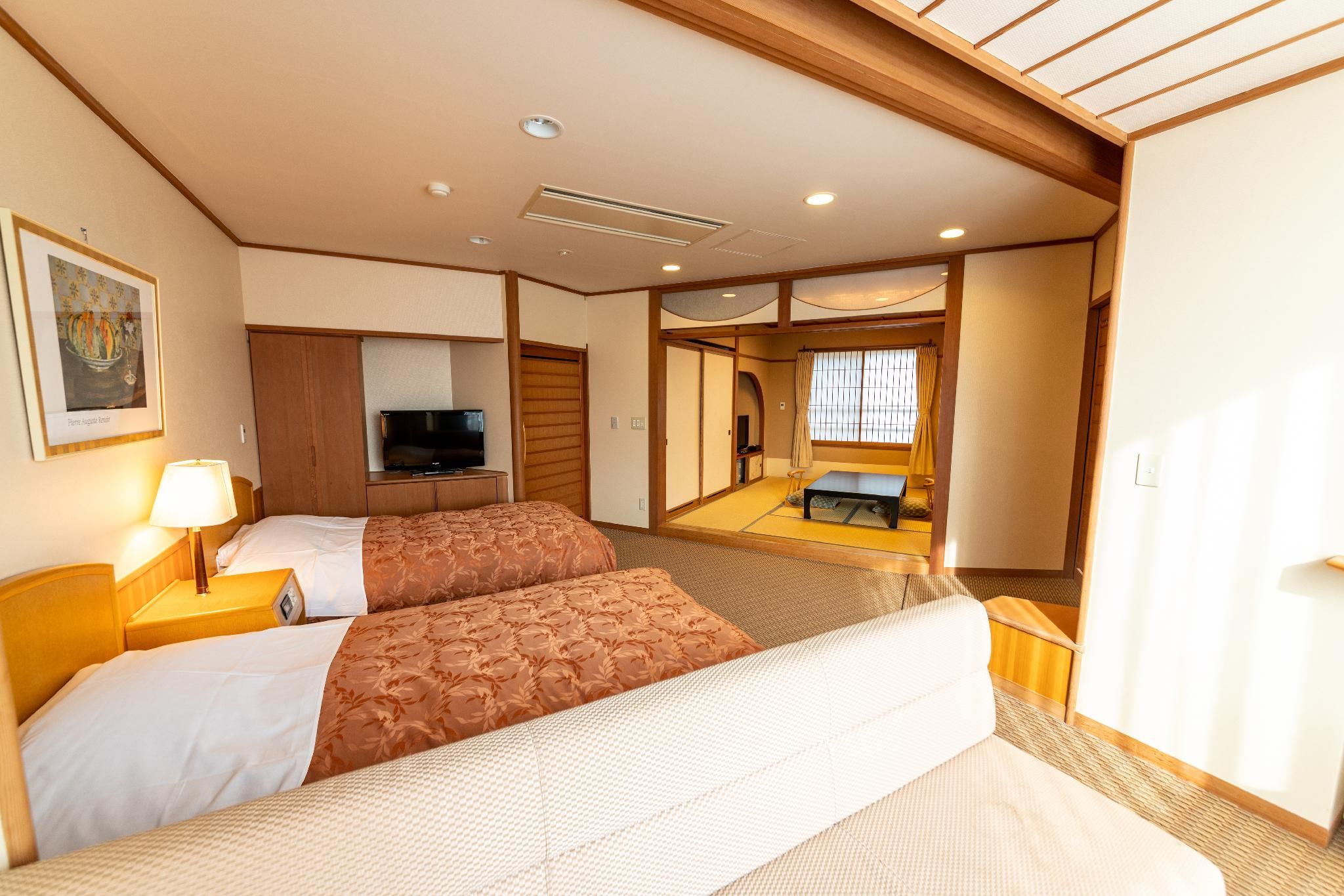 3rd Floor Universal Japanese-Western Style Room