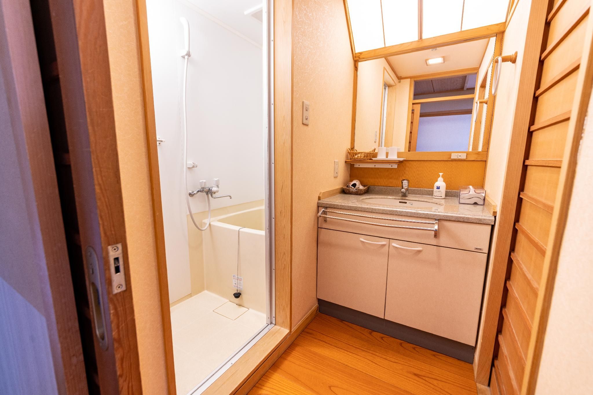 3rd Floor Mount Fuji Side View Japanese Style Room with 10 Tatami