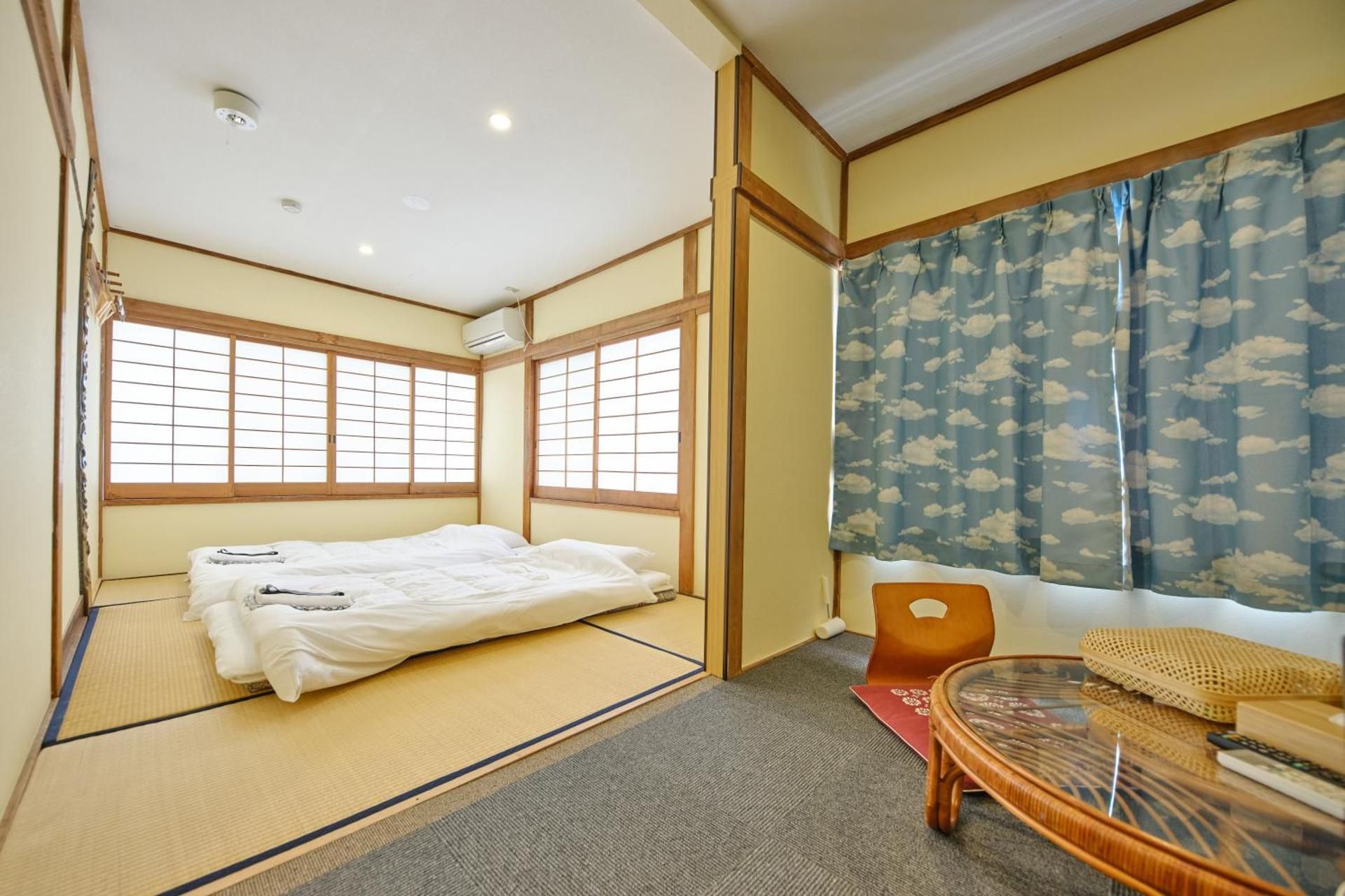 Standard Twin Room with Shared Bathroom
