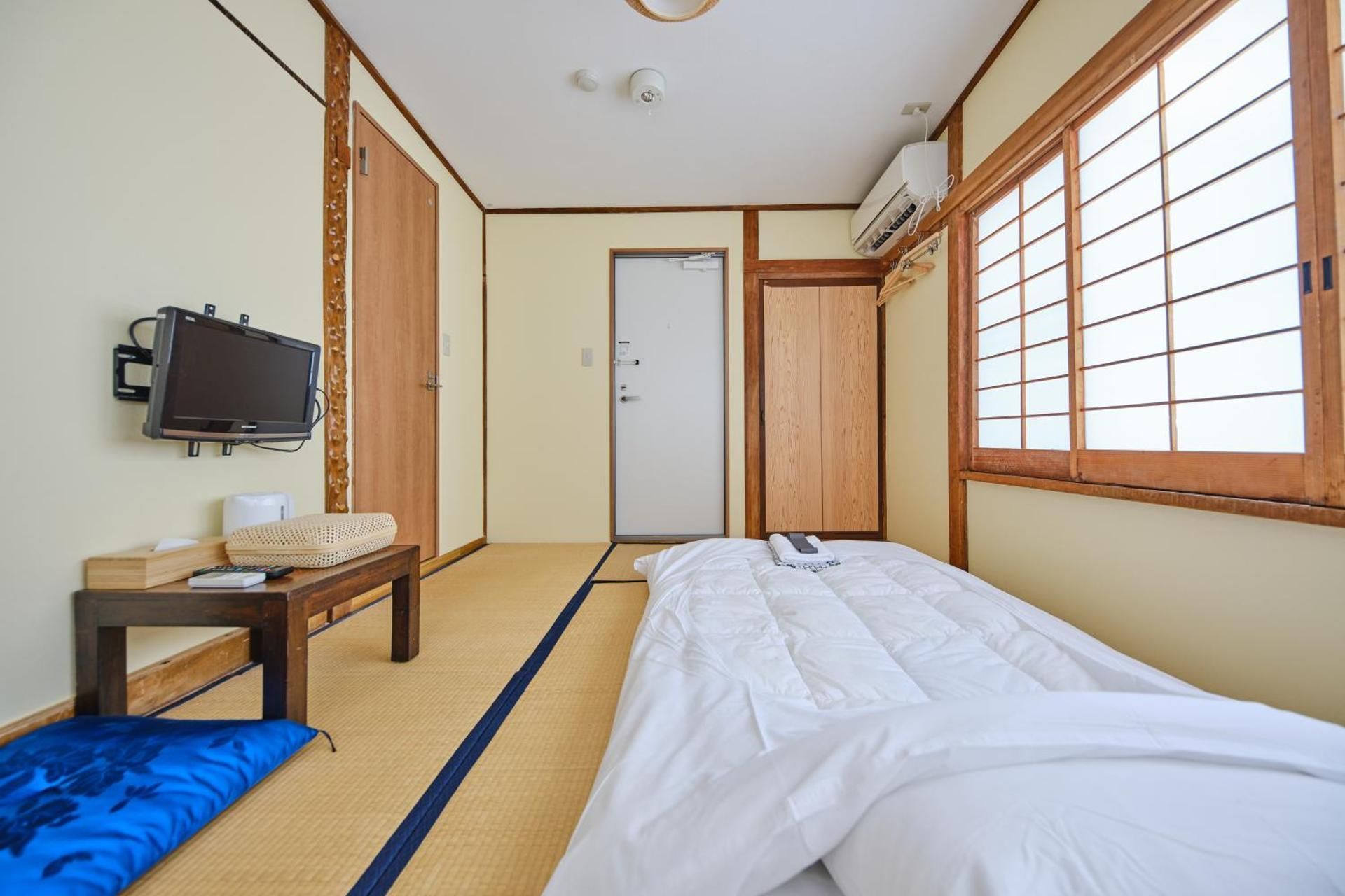 Standard Single Room with Shared Bathroom