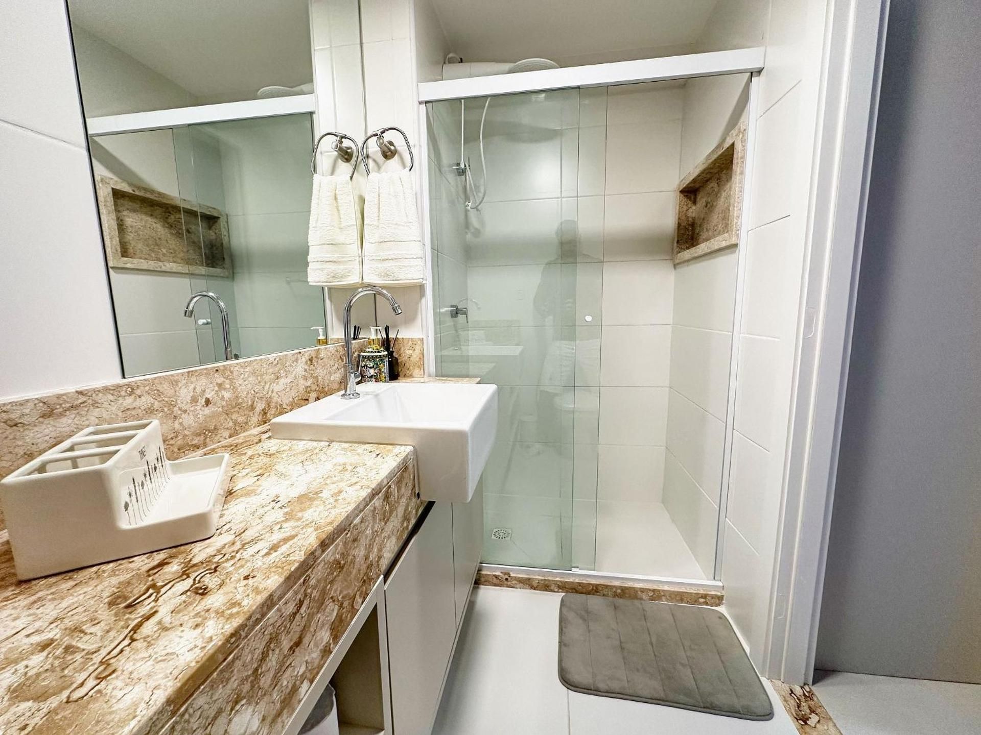 Deluxe One-Bedroom Apartment with Ocean View
