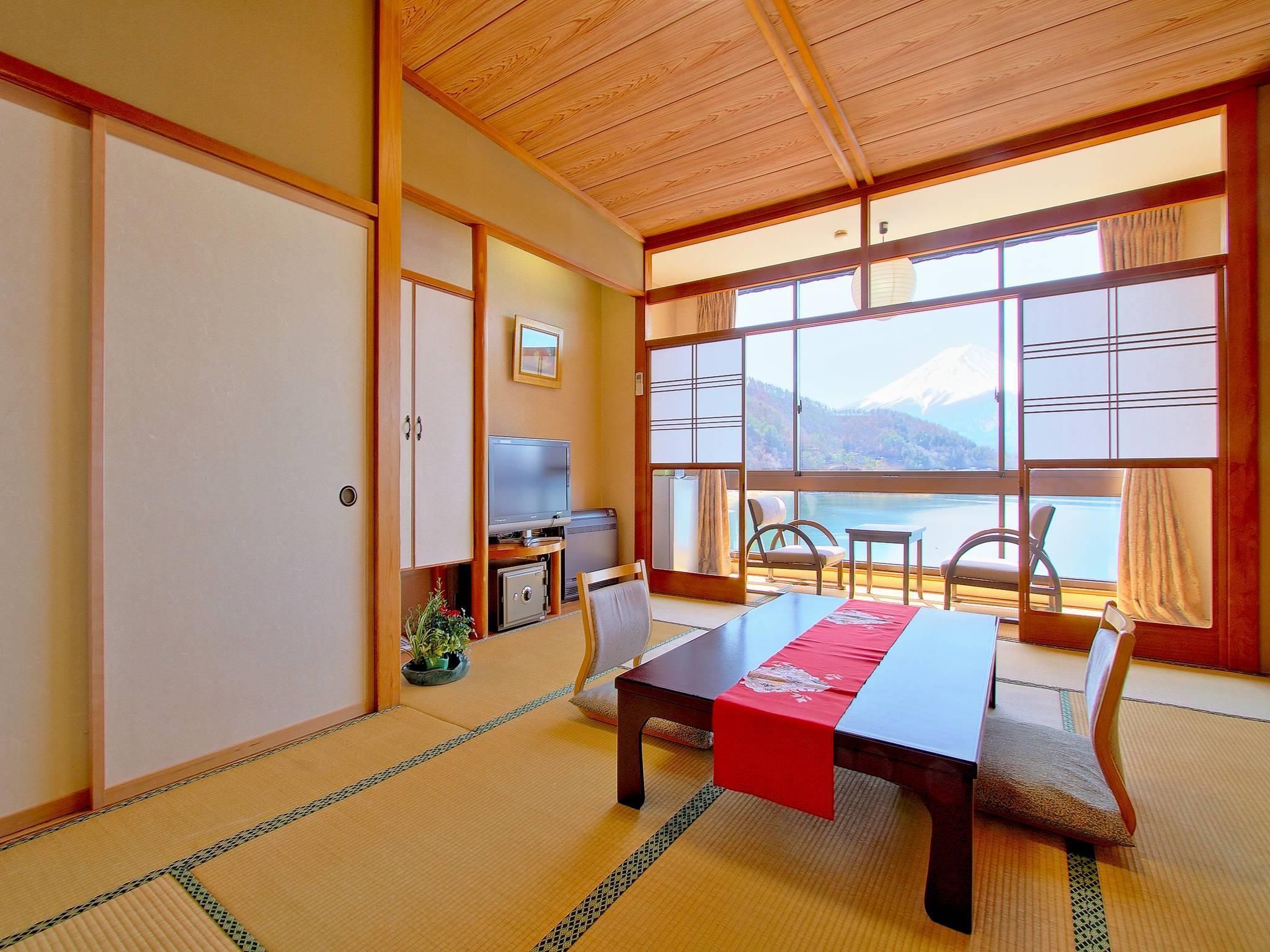 Mount Fuji and Lake View Japanese Style Room - Non-Smoking