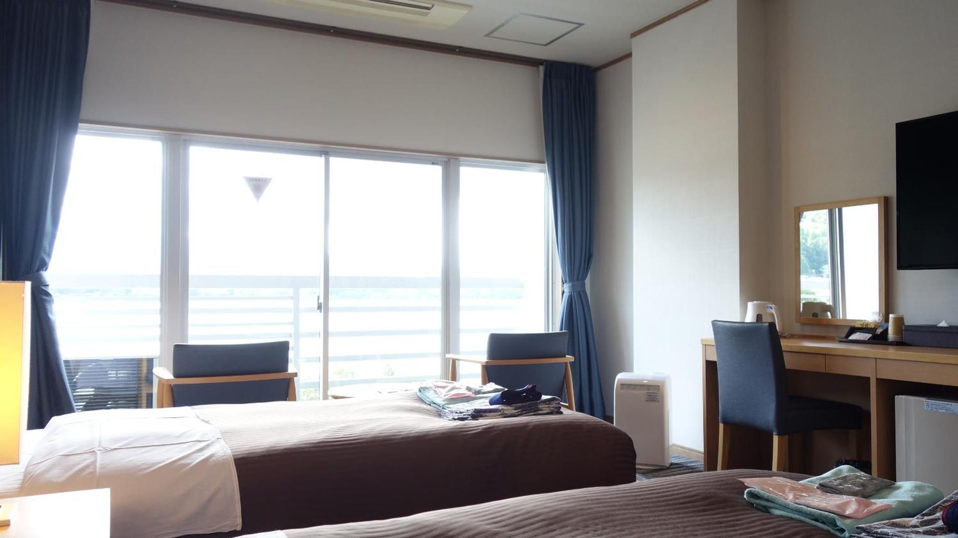 Deluxe Twin Room with Mt.Fuji and Lake View - Non-Smoking