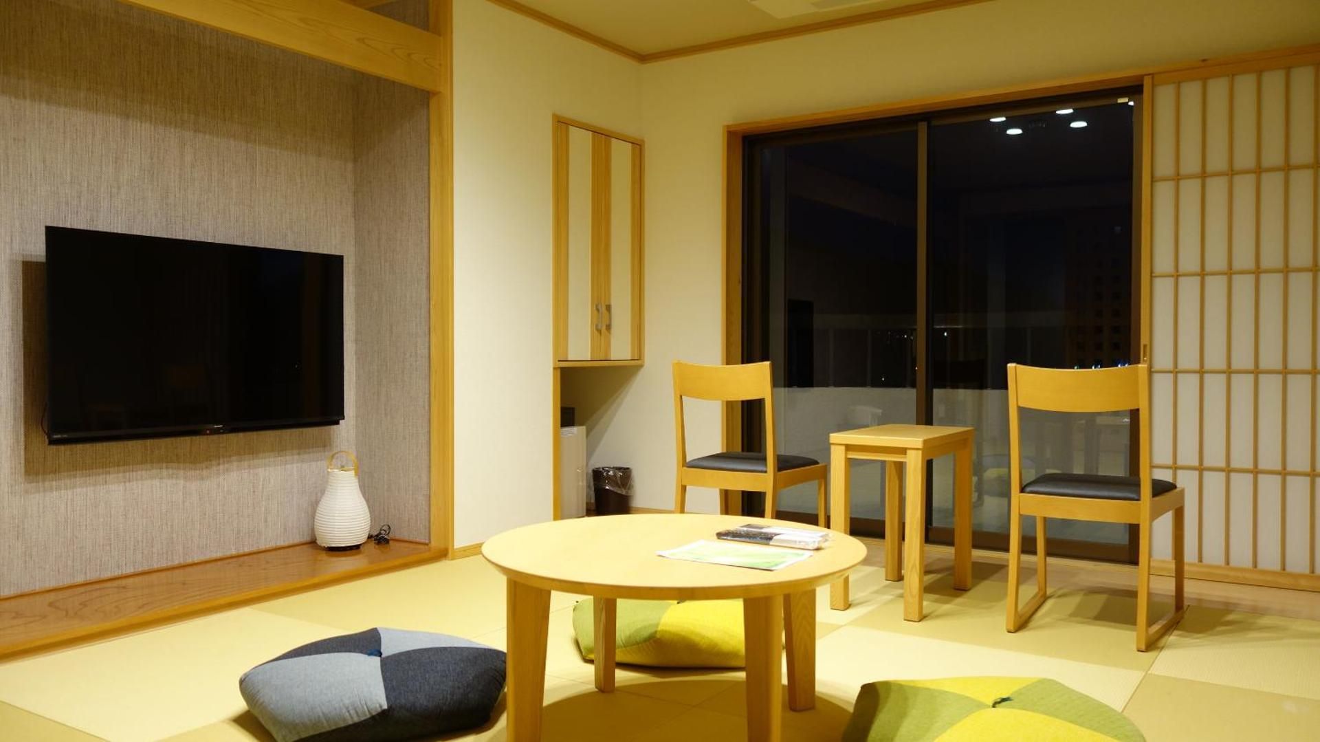 Deluxe Room with Tatami Area with Mt.Fuji and Lake View on Top Floor - Non-Smoking