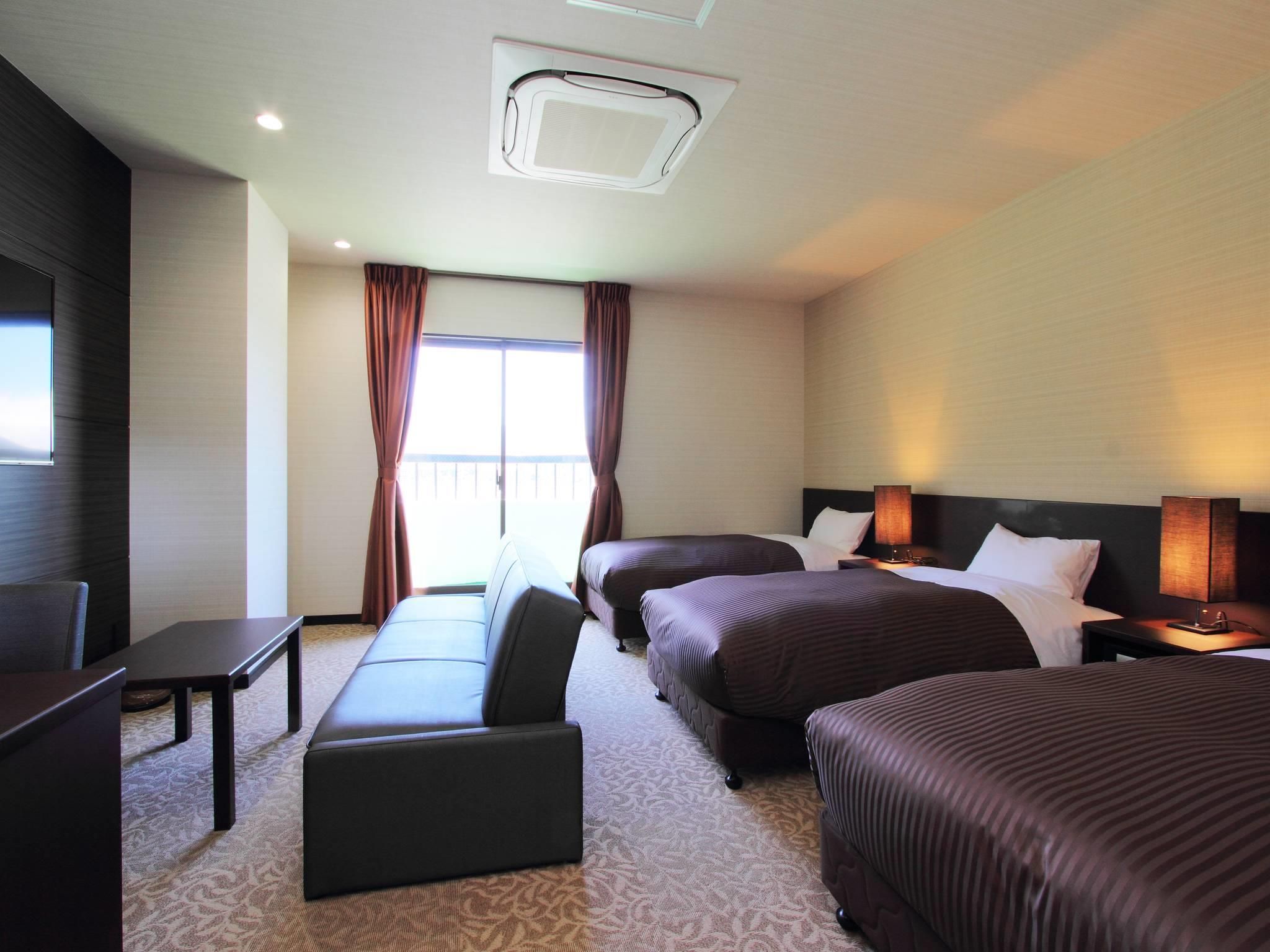 Deluxe Mount Fuji and Lake View Quadruple Room with Terrace - Non-Smoking