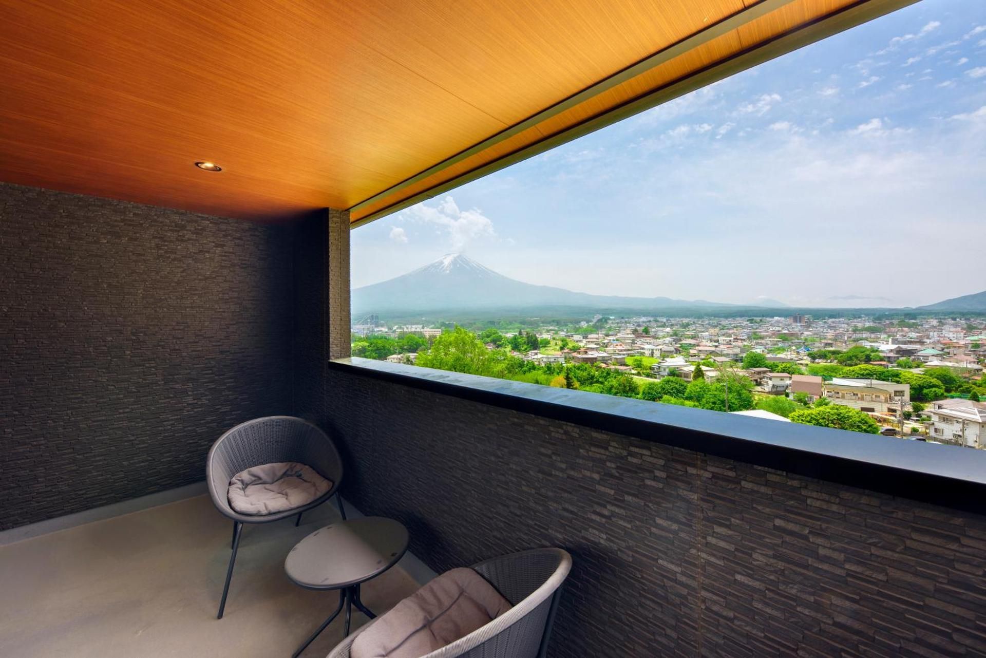 Balcony Villa