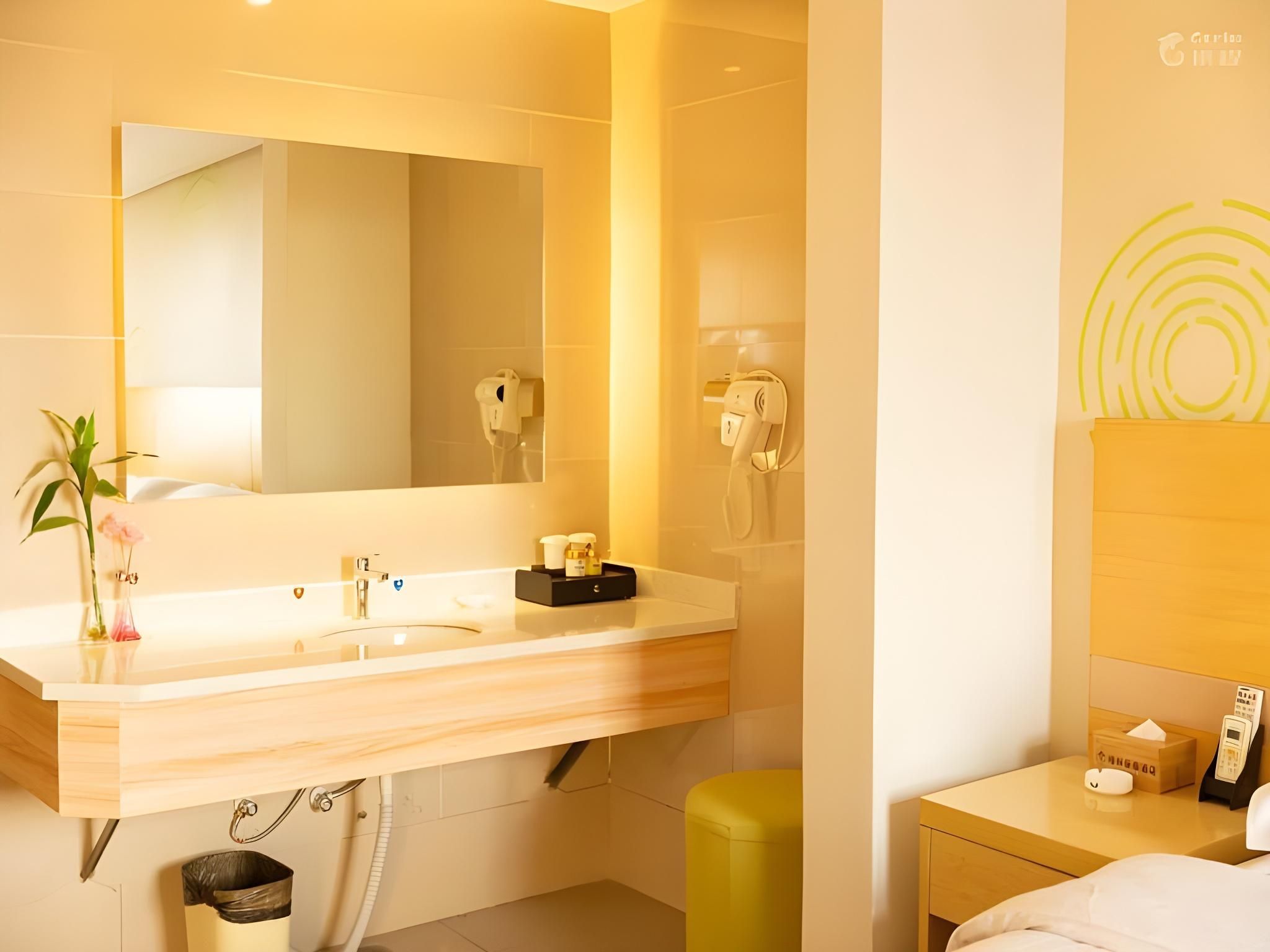 Business Queen Room