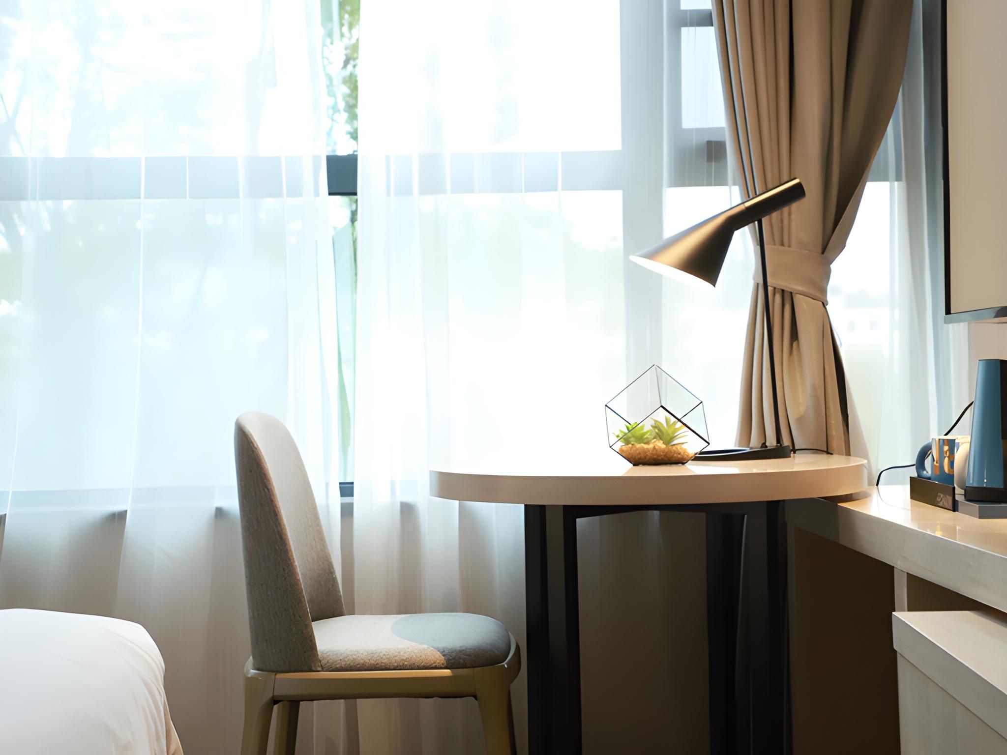 Dossen - Standard Bed Room