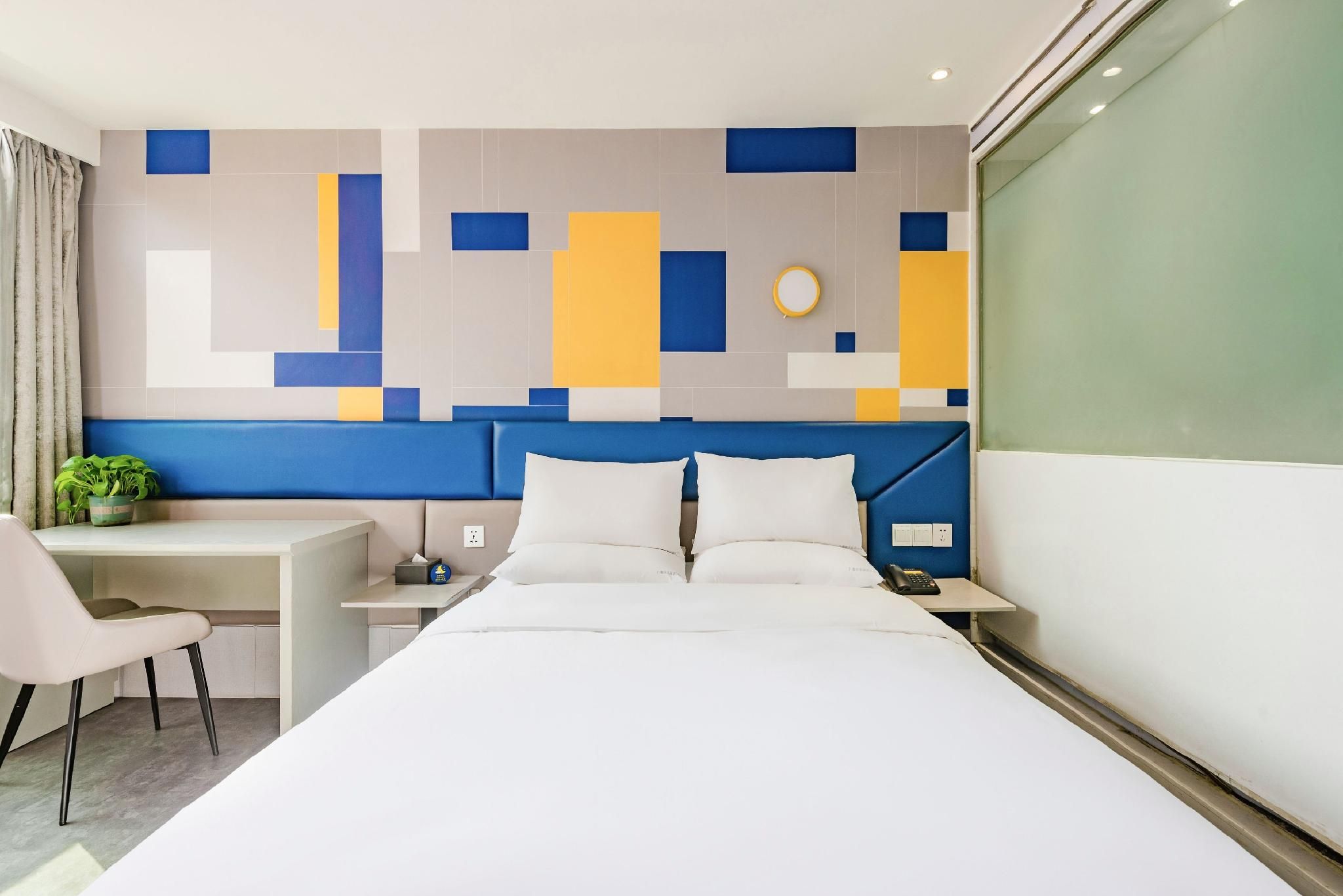 7 Days - Zizhu Bed Room