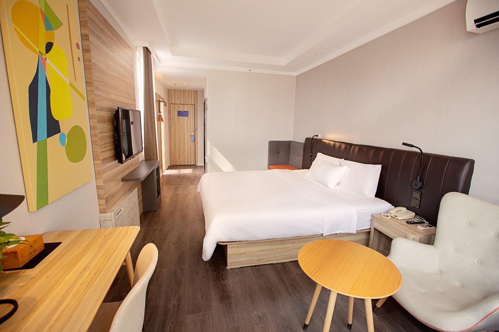 Huazhu - Deluxe Bed Room