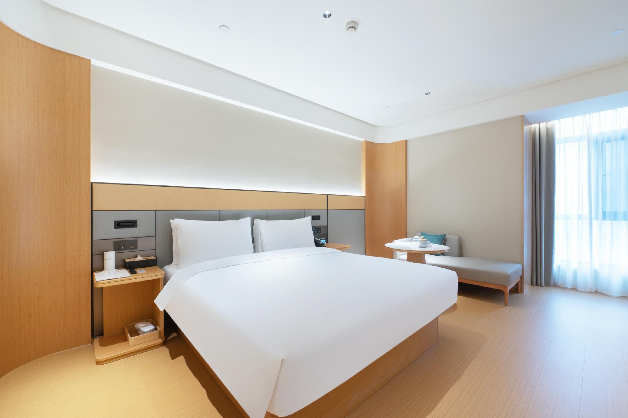 Huazhu - Deluxe Bed Room