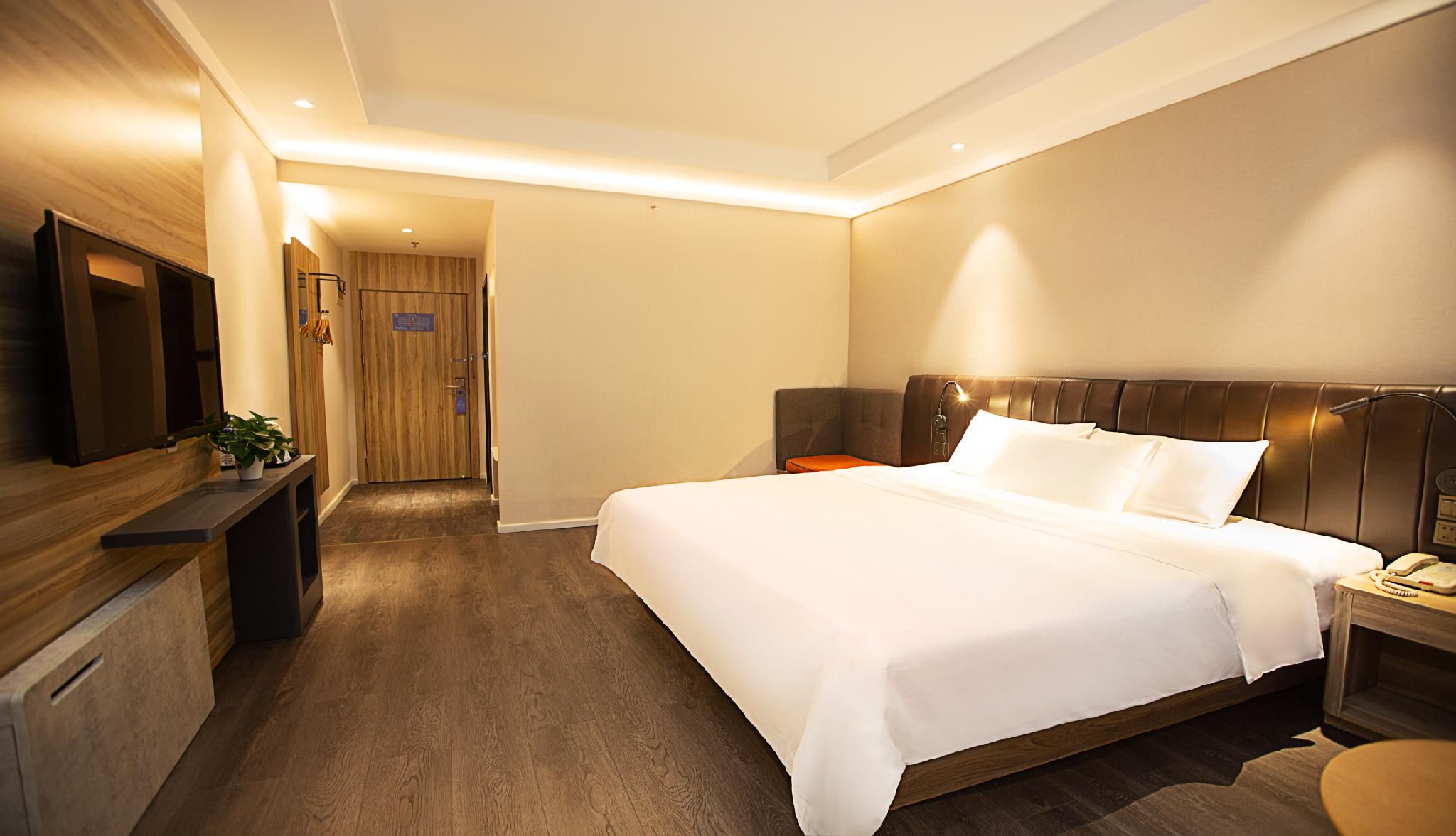 Huazhu - Room With Bed