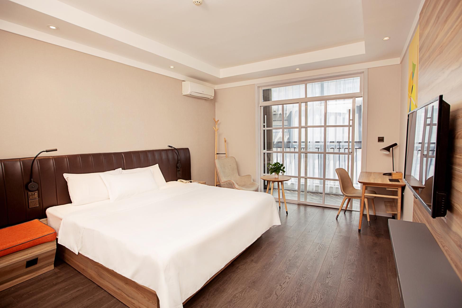 Huazhu - Room With Bed