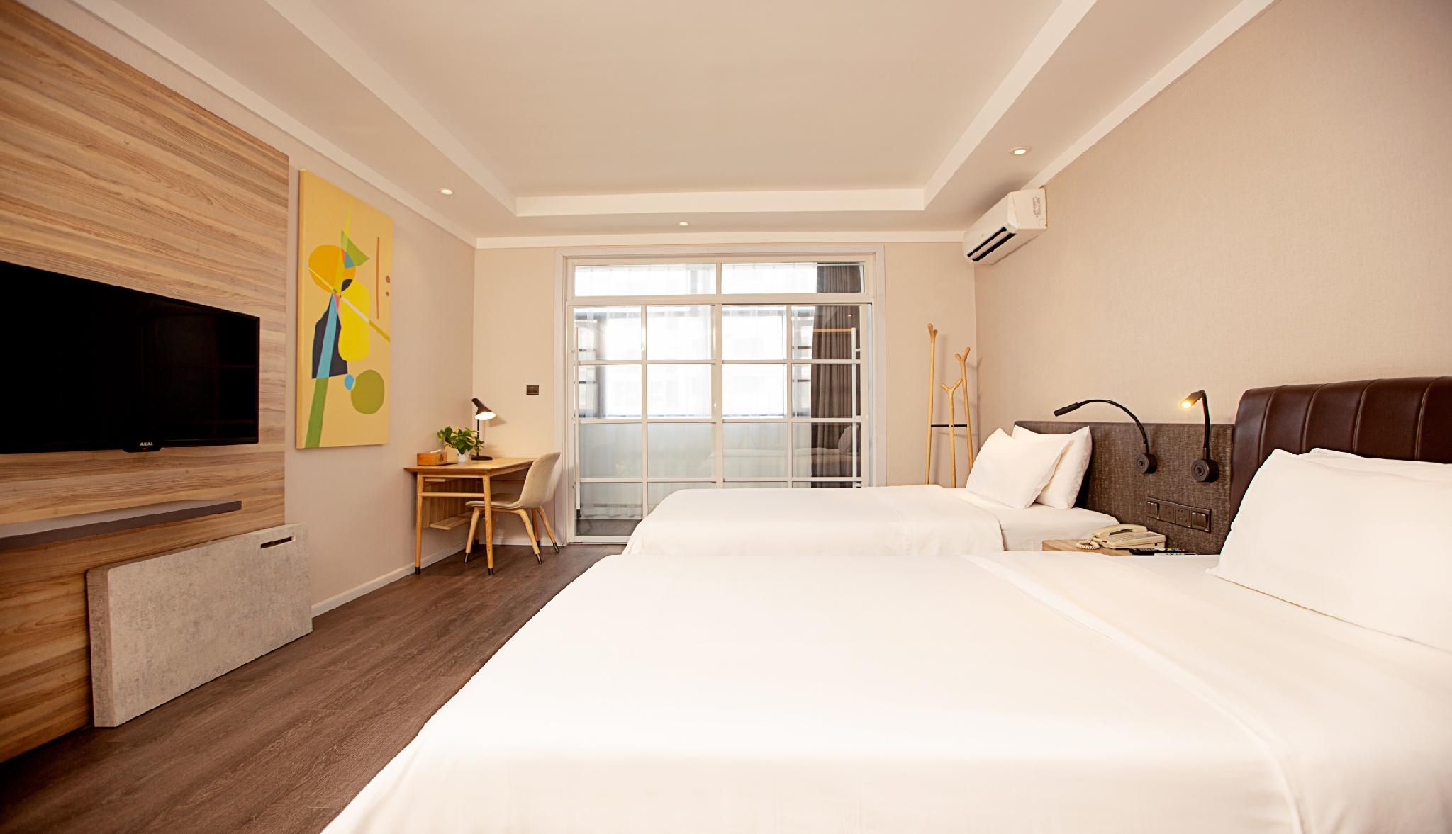 Huazhu - Family Room