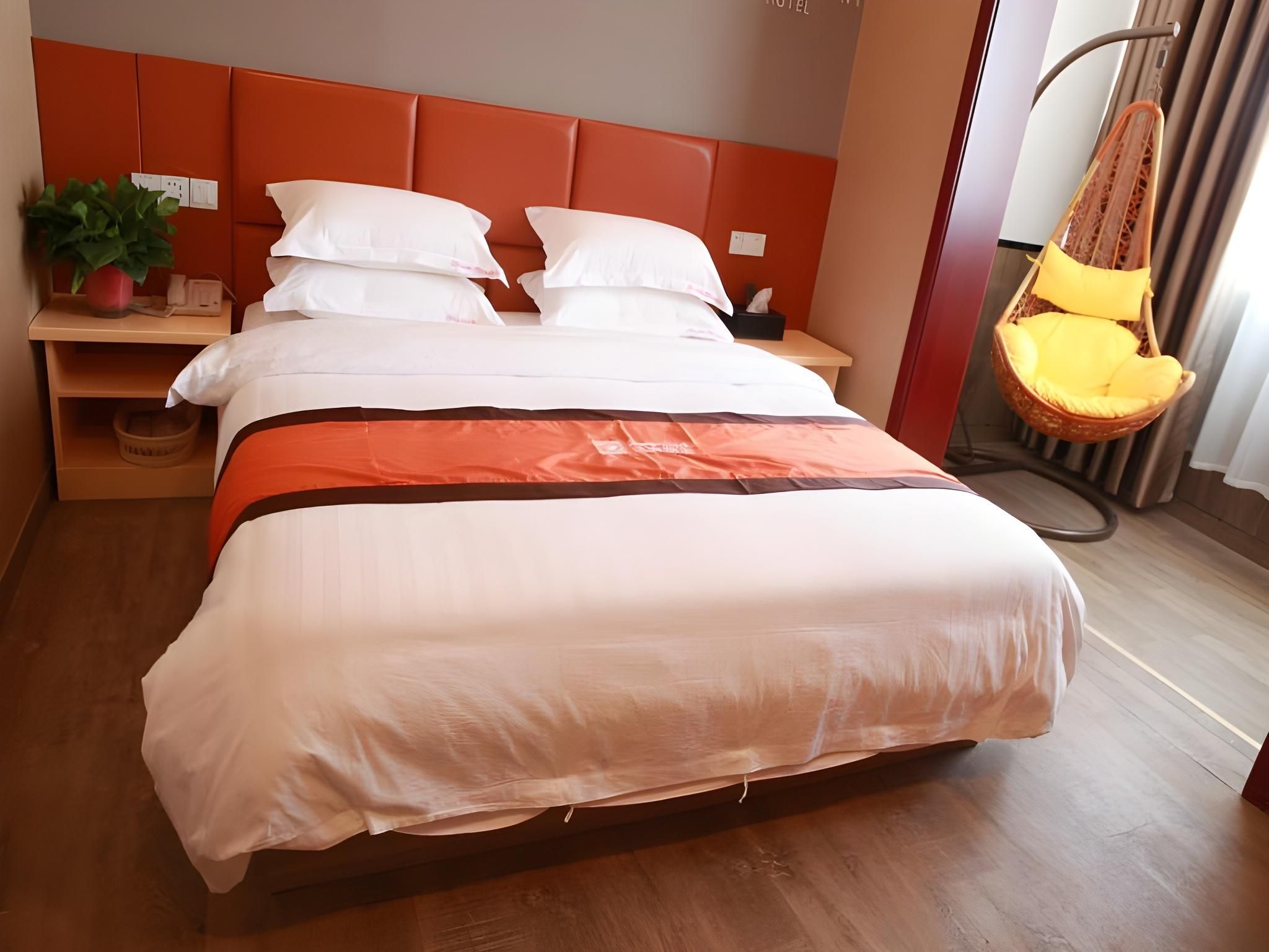 Business Queen Room