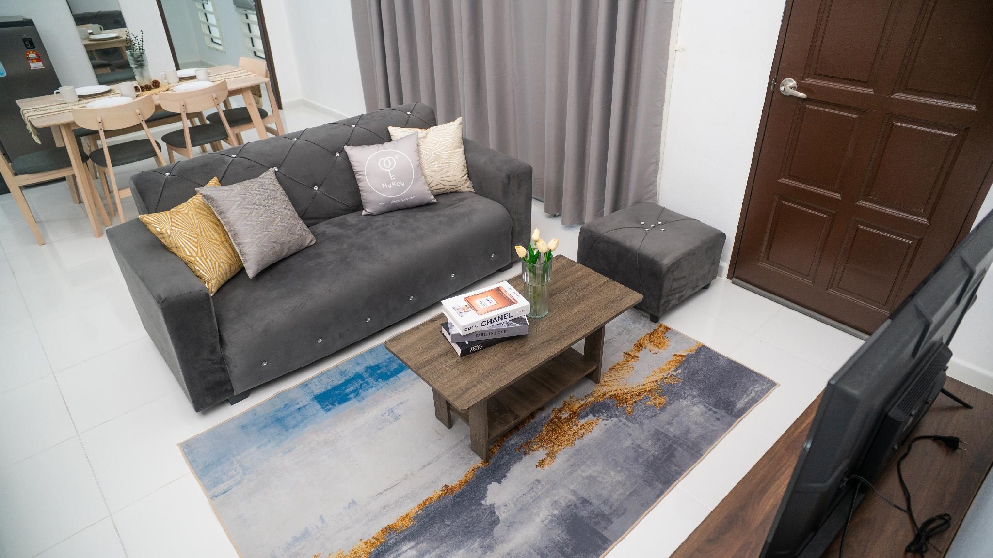 Canal View Suite