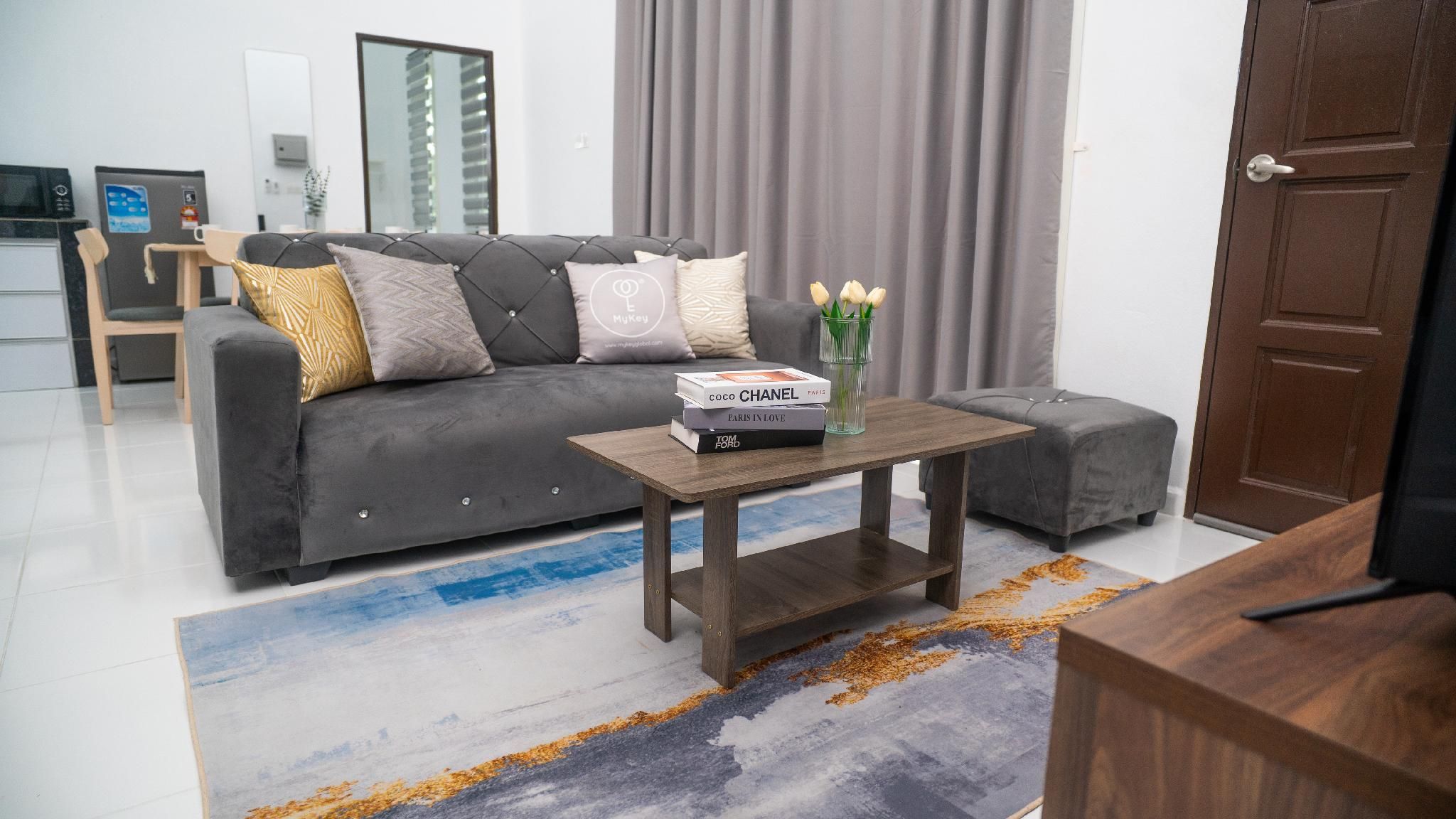 Canal View Suite