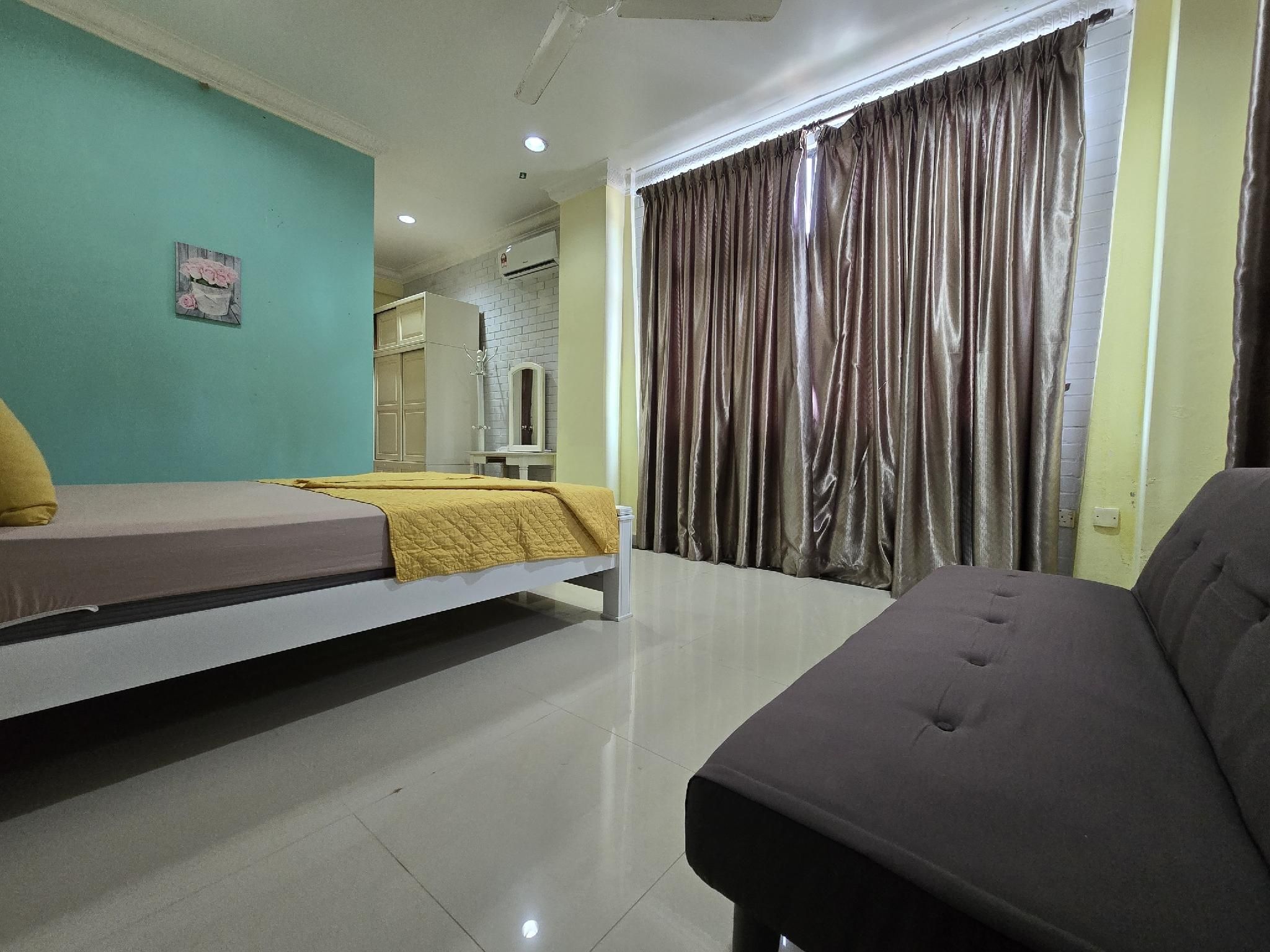 5 Bedroom Apartment