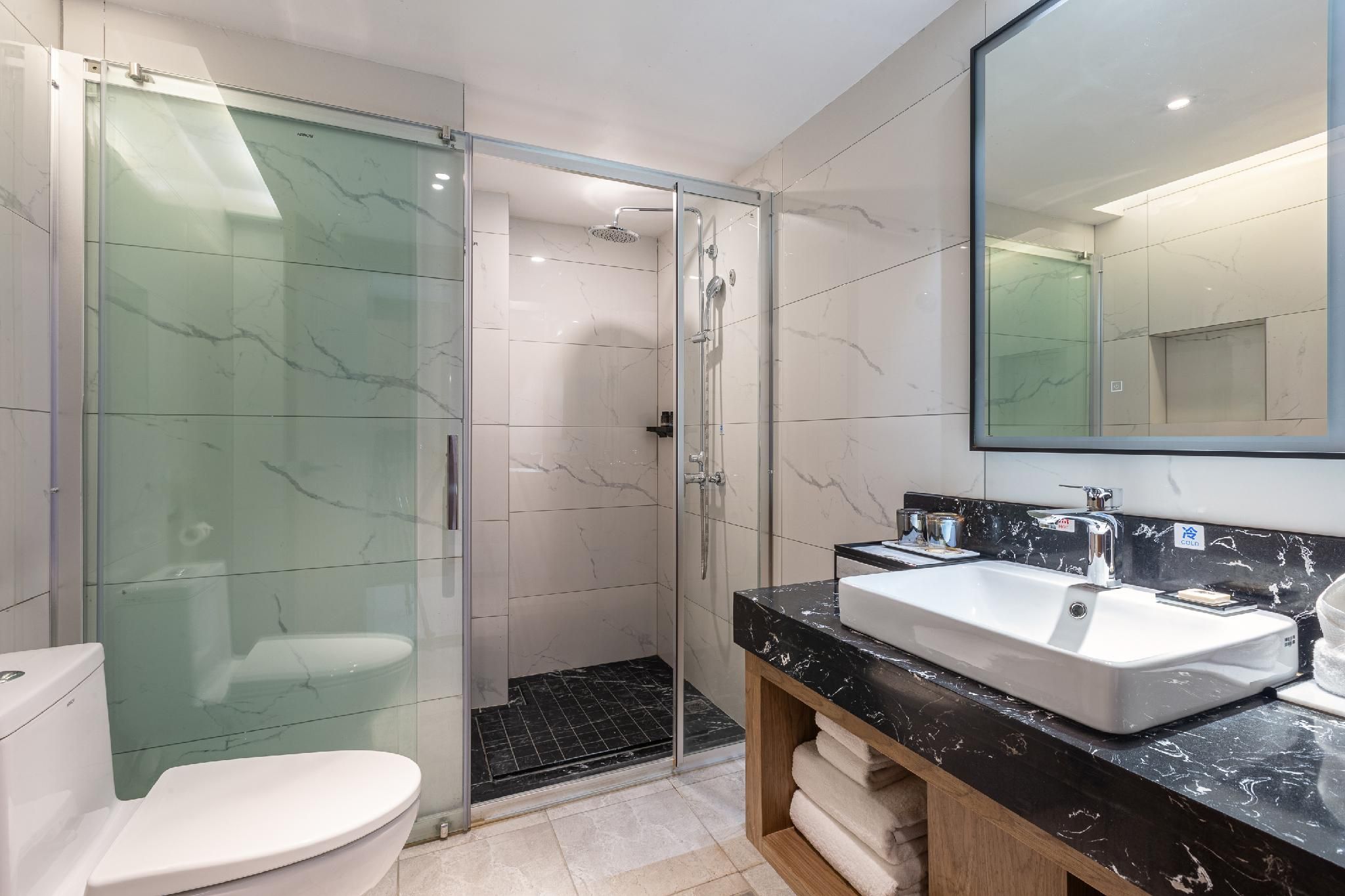 Rezen - Comfortable King Room, Duplex Suite