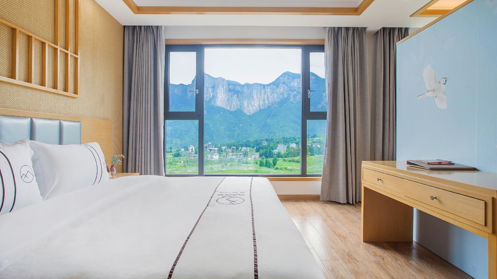 Floral Enshi Guli B & B Deluxe Queen Studio 2