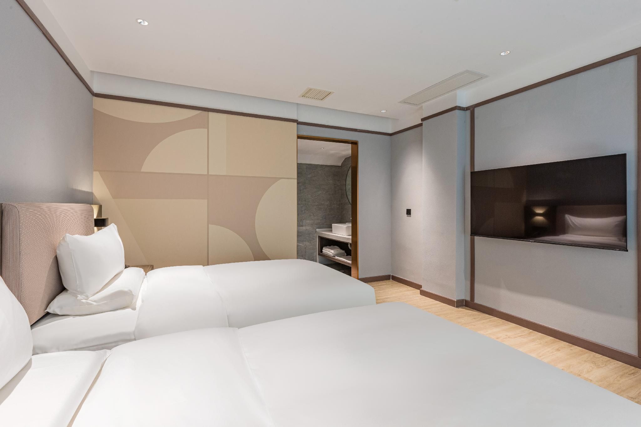 Huazhu - Deluxe Twin Room