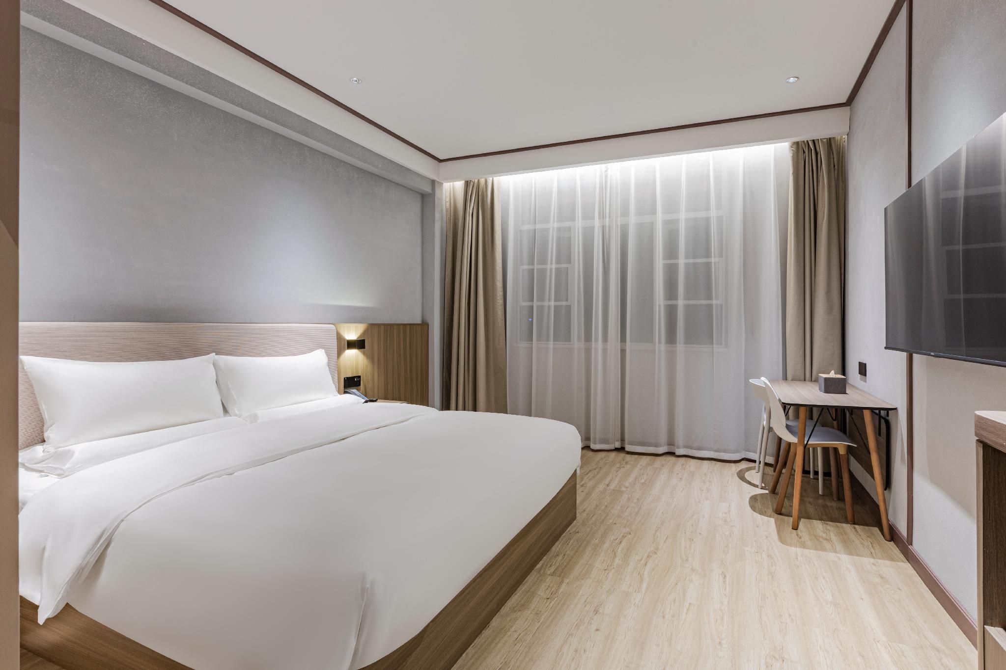 Huazhu - Deluxe Bed Room