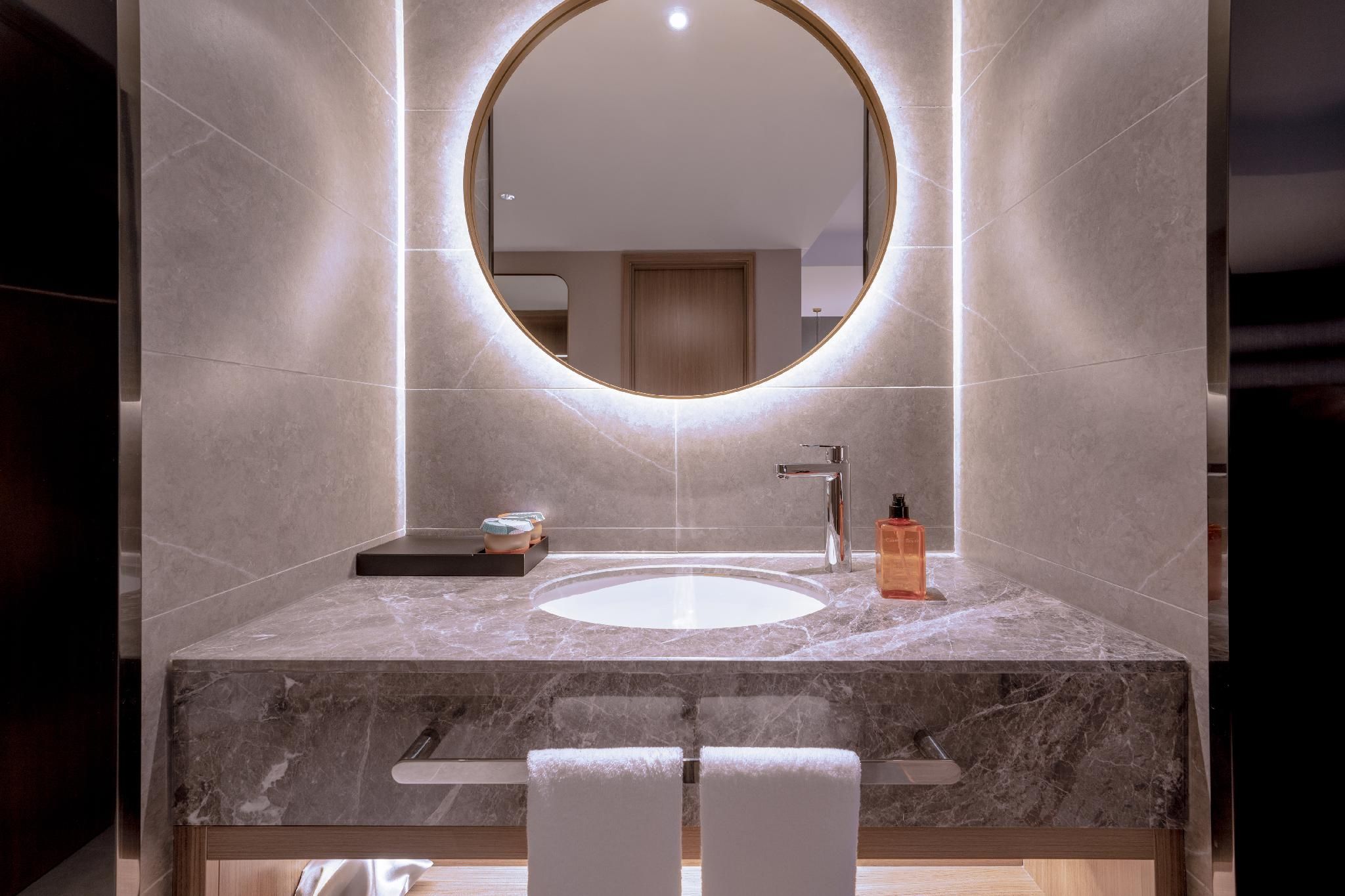 Queen Superior Room