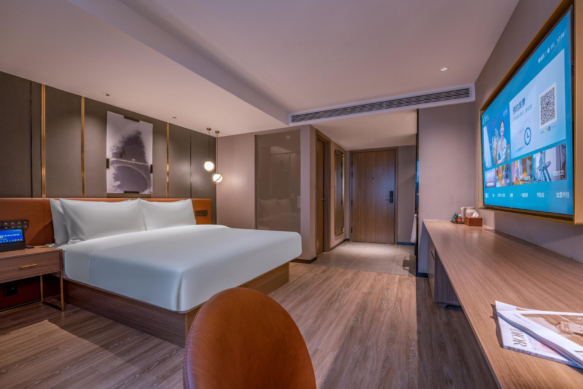 Queen Superior Room