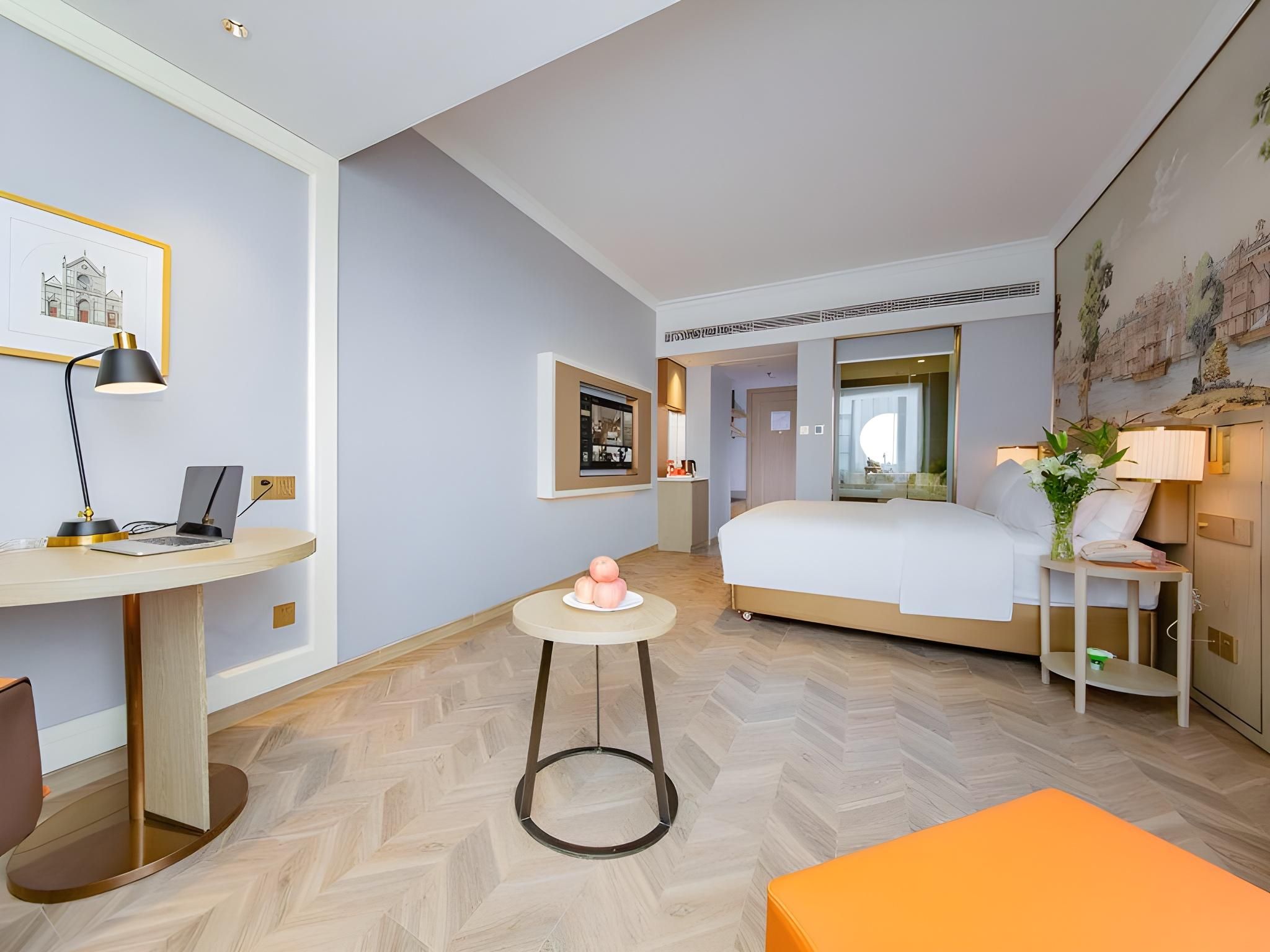 Business King Room