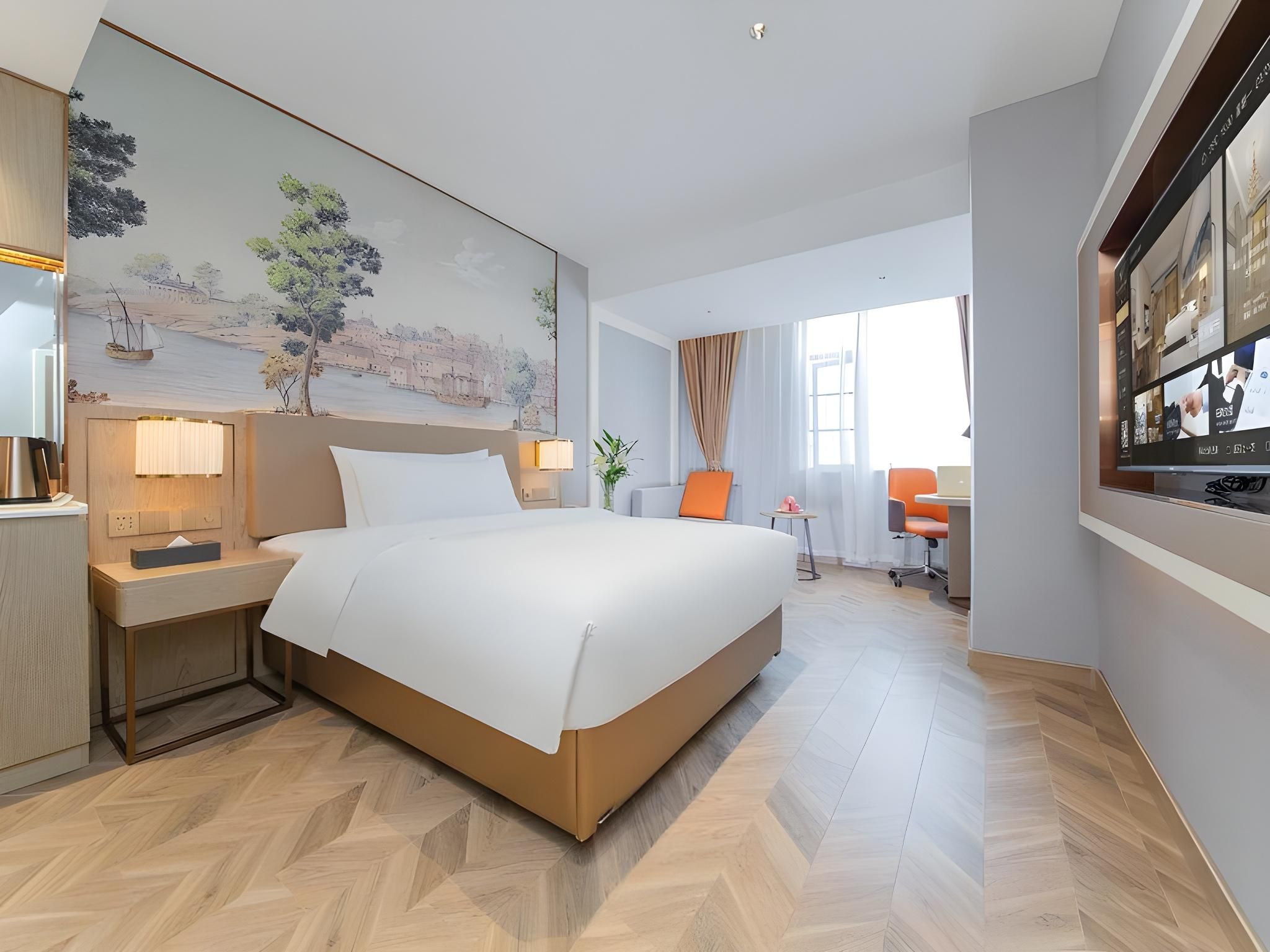 Deluxe Queen Room