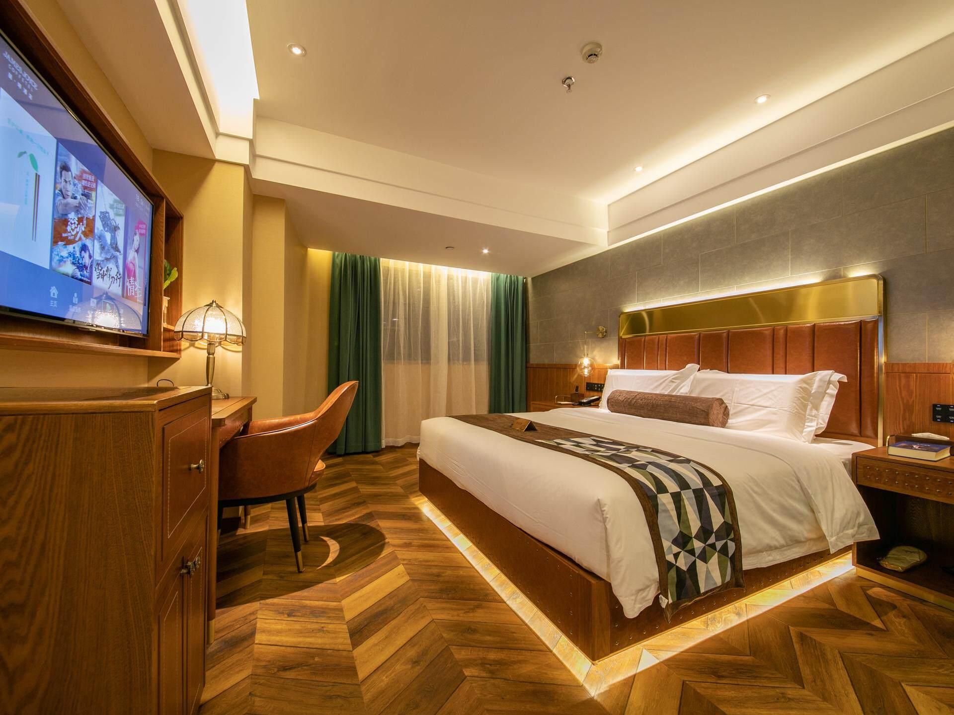 James Joyce - Chunxiang Bed Room