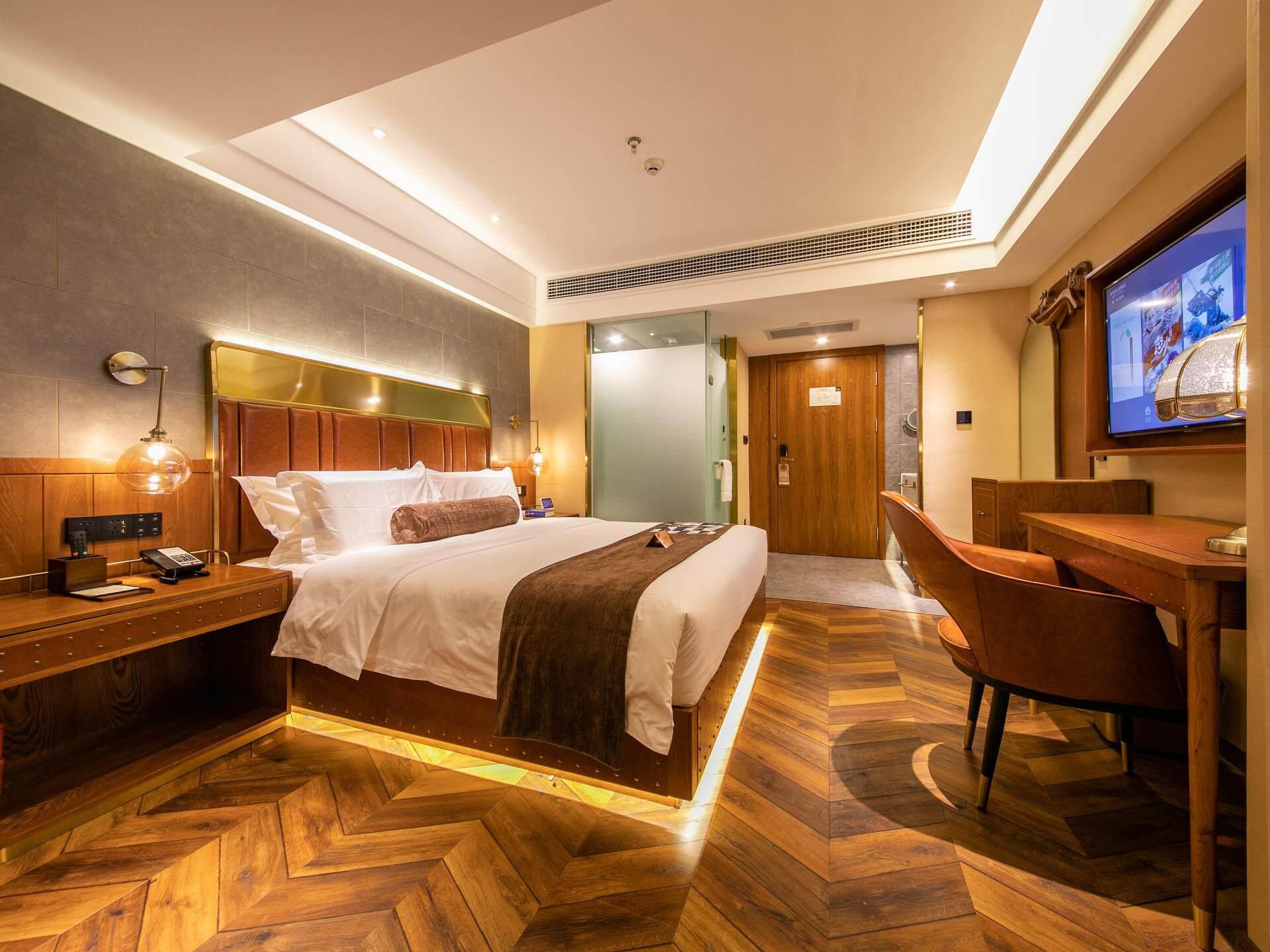 James Joyce - Chunxiang Bed Room
