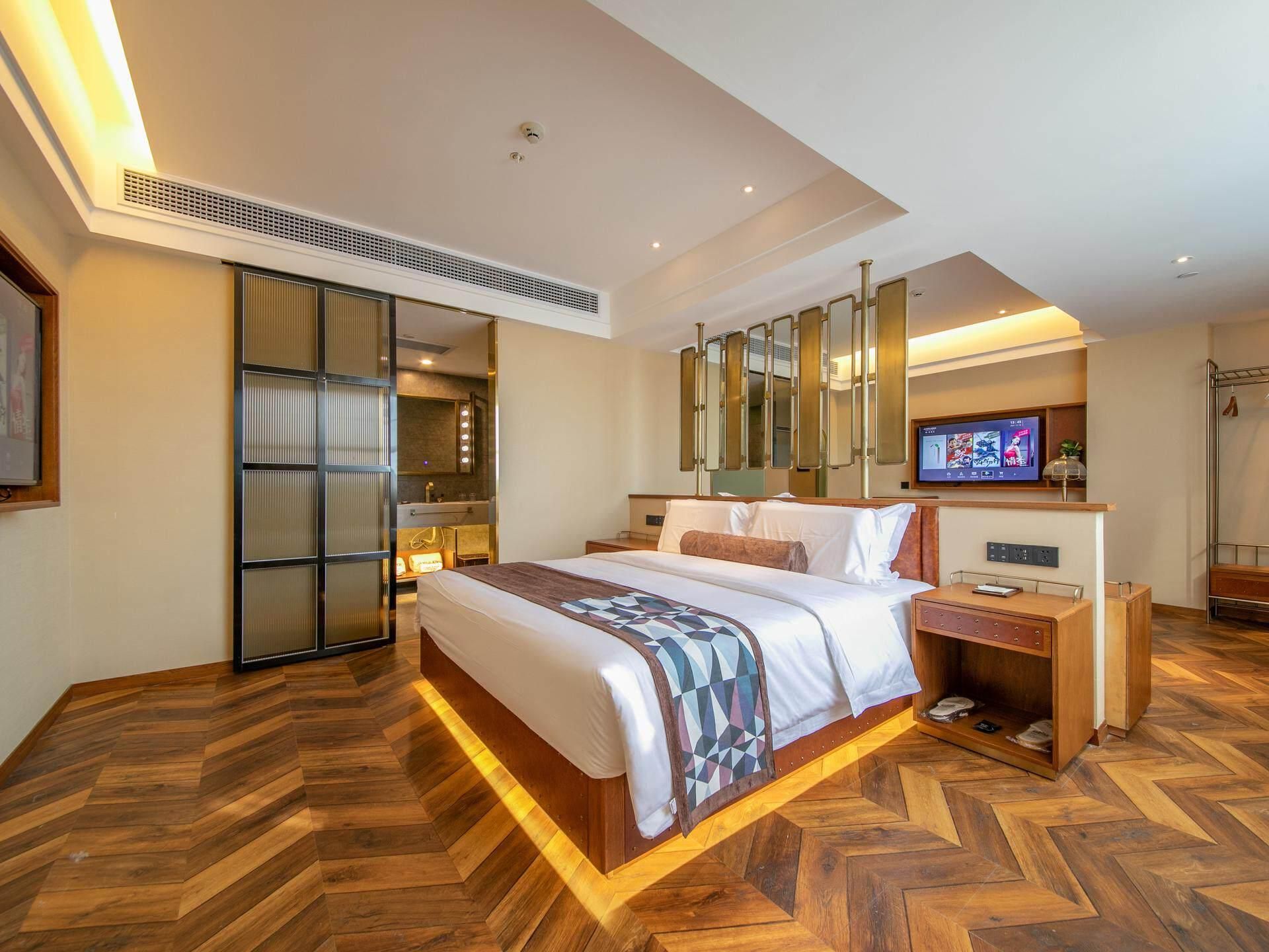 James Joyce - Feifan Family Suite