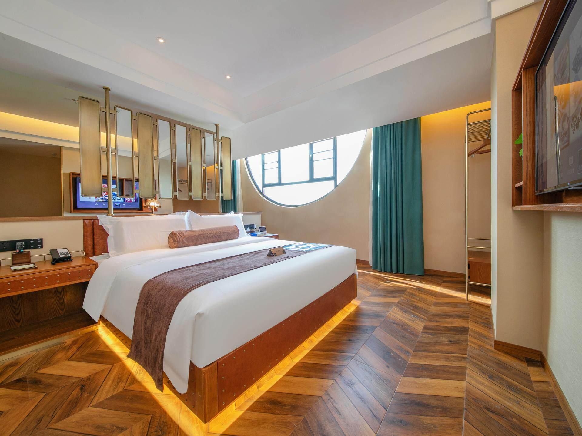 James Joyce - Feifan Family Suite