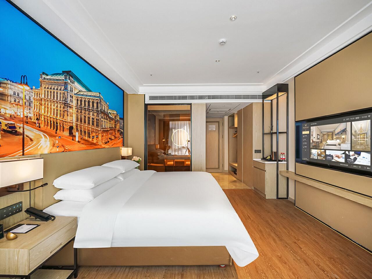 Deluxe Queen Room