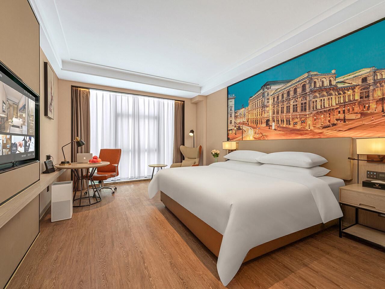 Business King Room