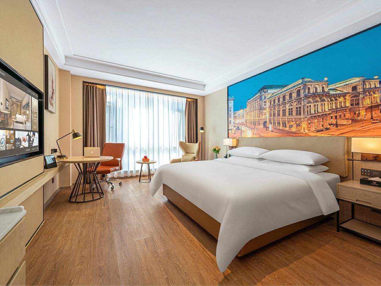 Deluxe Queen Room