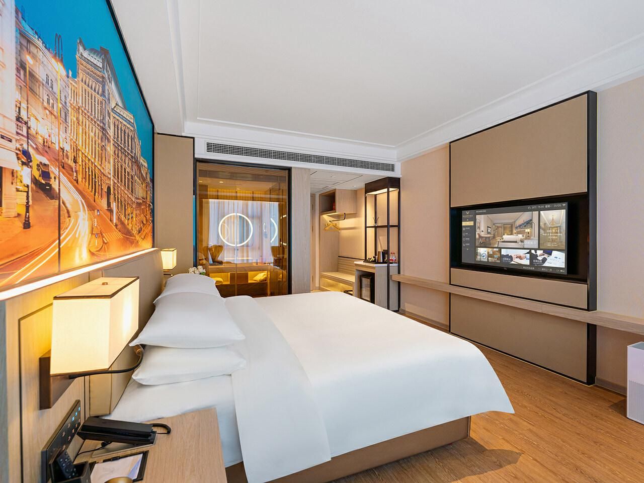 Business King Room