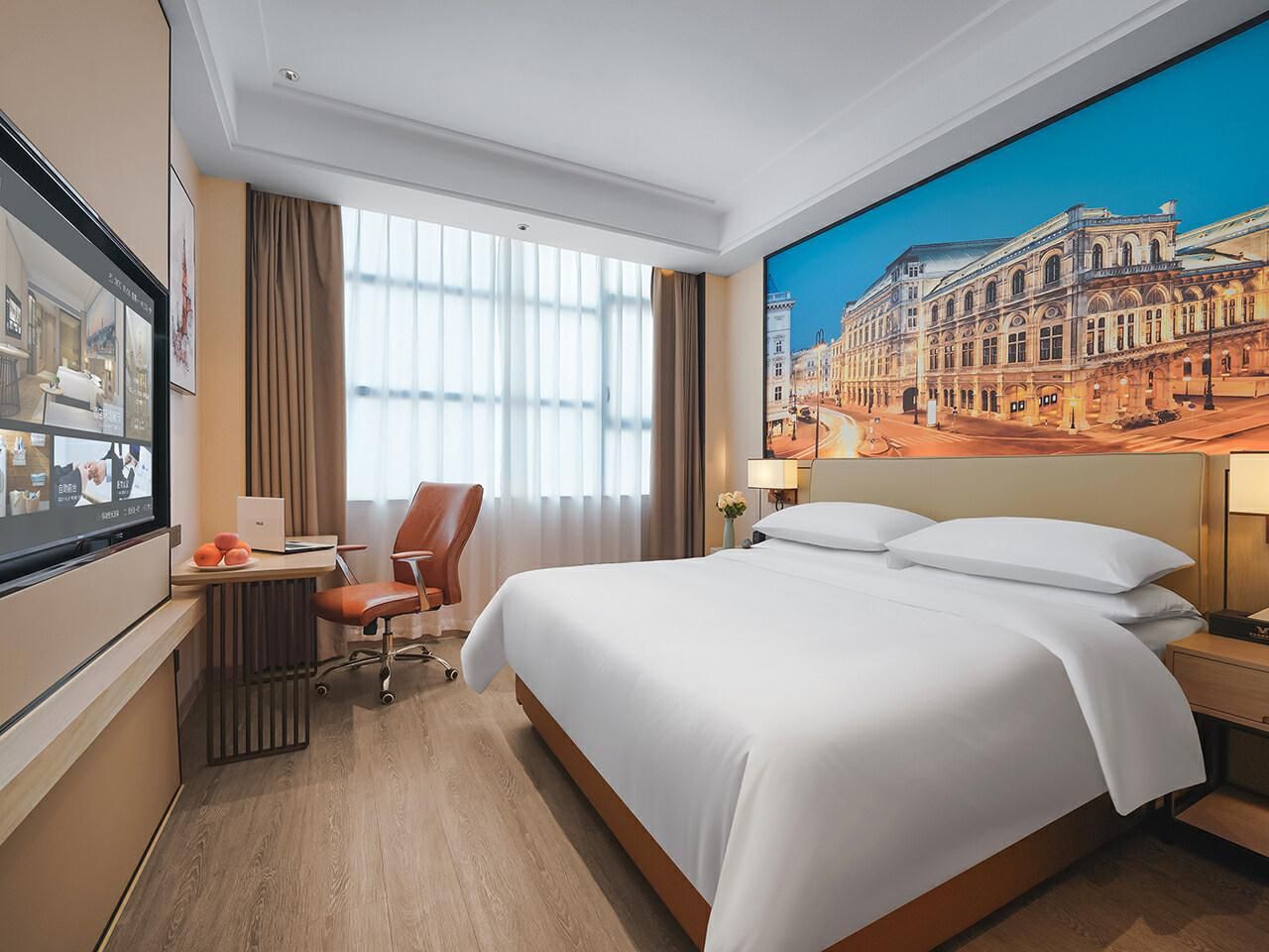 Deluxe Queen Room