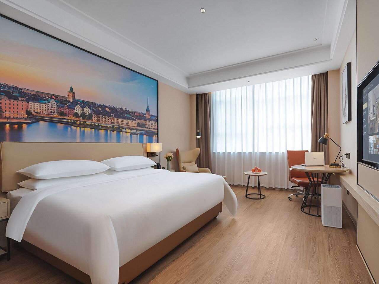 Business King Room