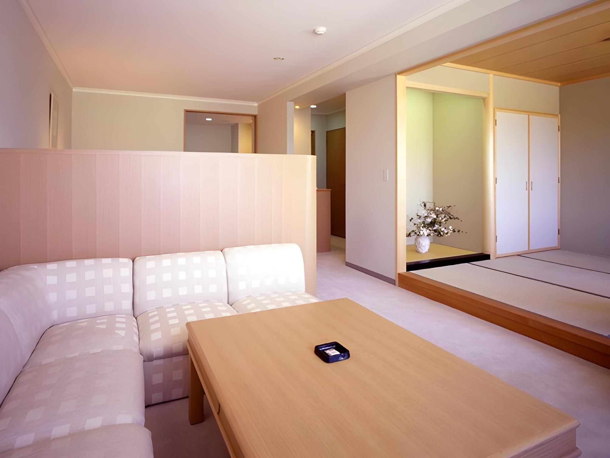 Furano La Terre Japanese Western Style Room for 5 People 2