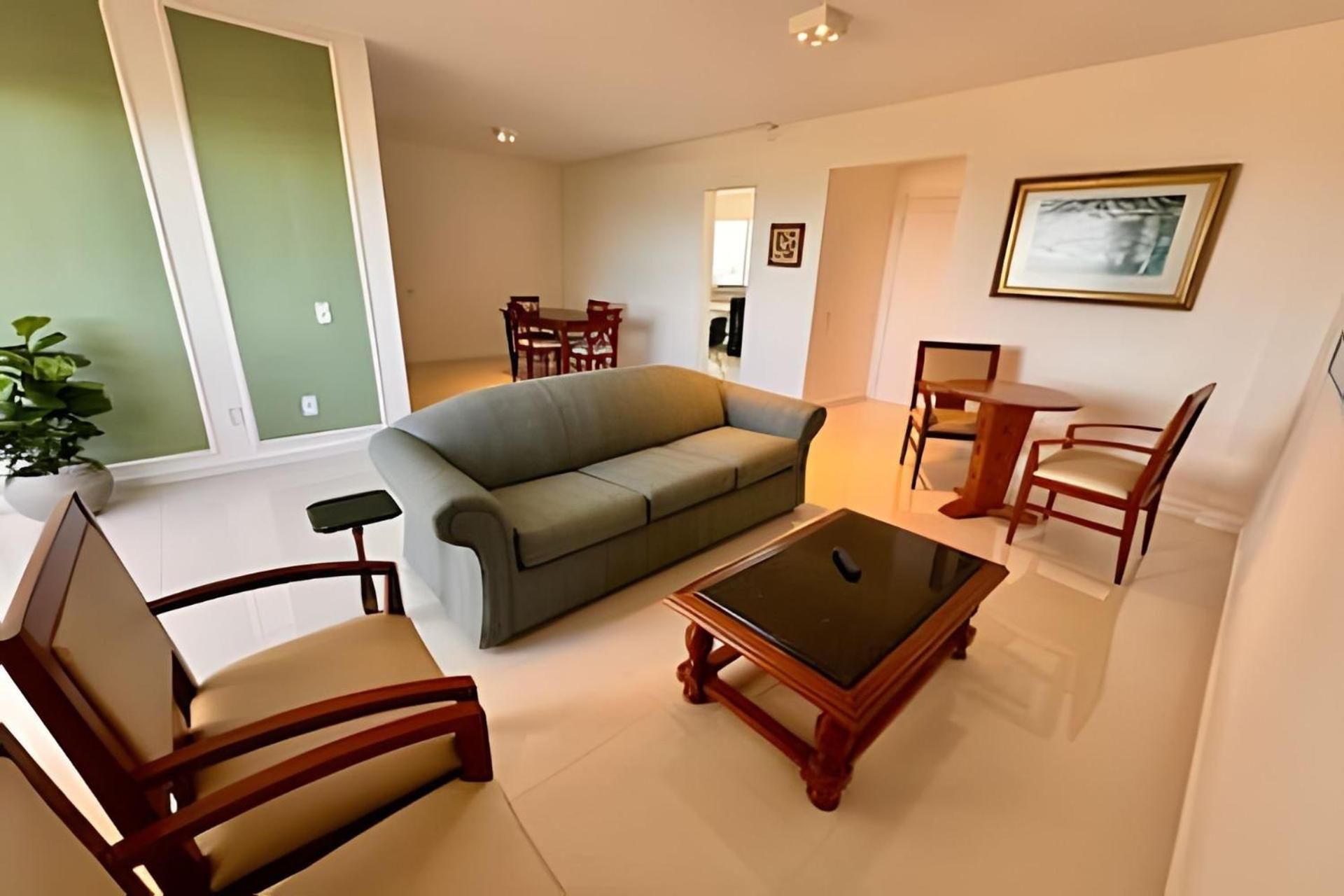 Five-Bedroom Deluxe Apartment