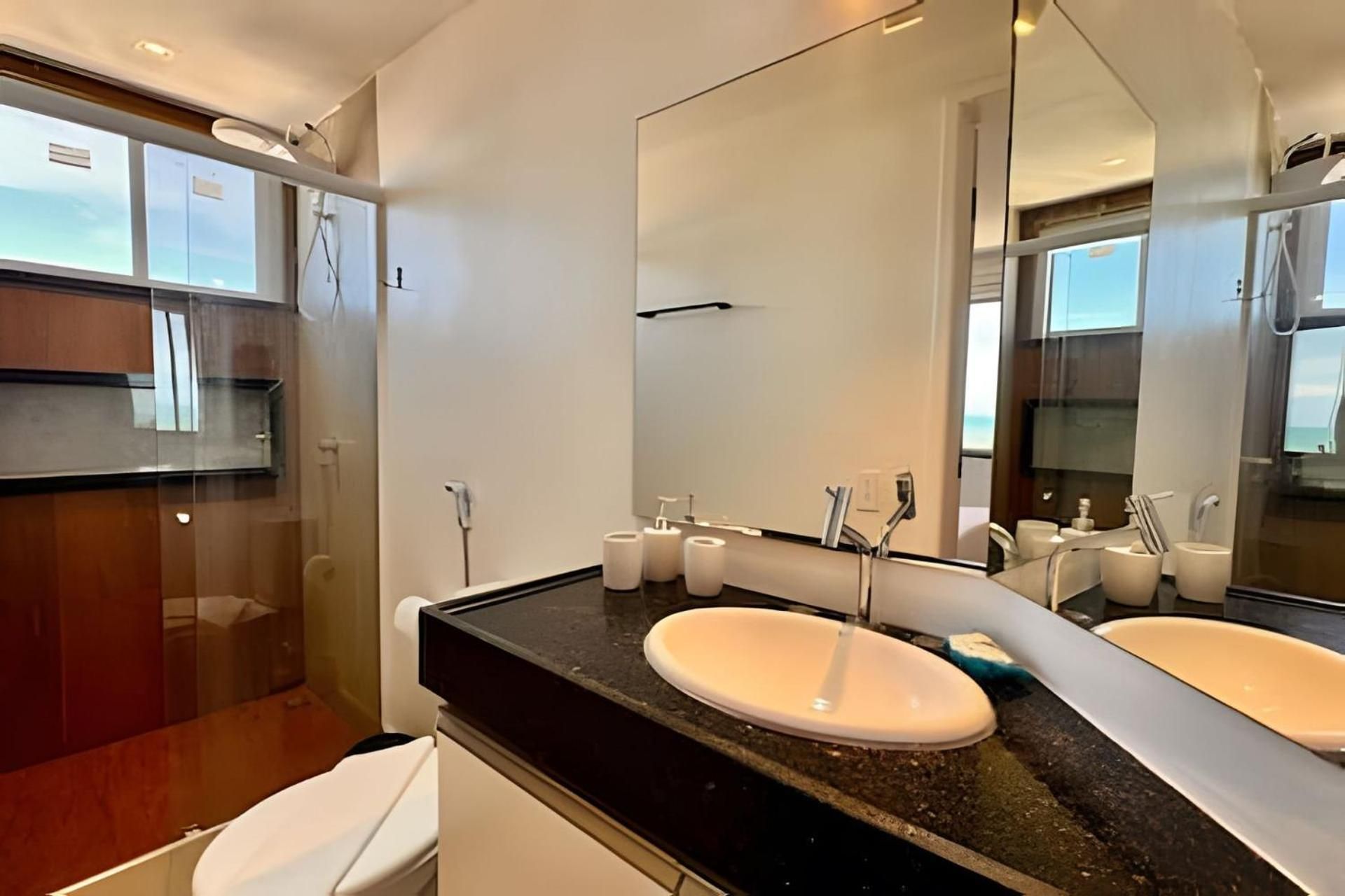 Five-Bedroom Deluxe Apartment