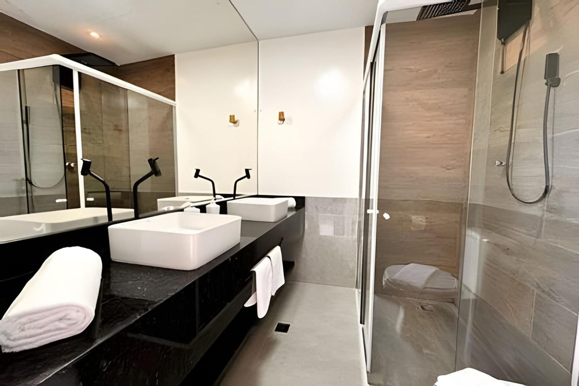 Deluxe Suite with Sea View