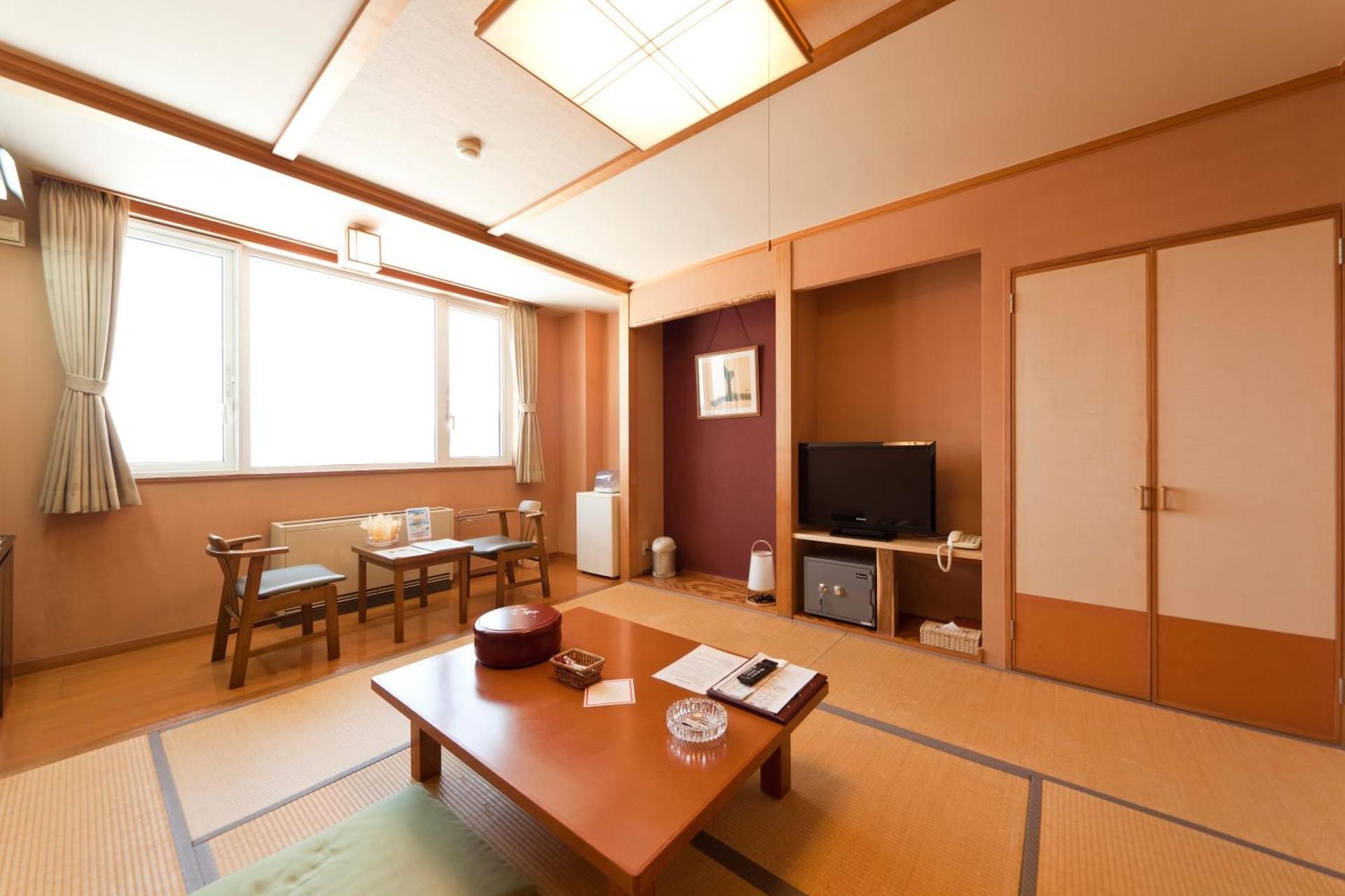 Japanese-Style Room with Shared Bathroom and Mountain View - Non-Smoking