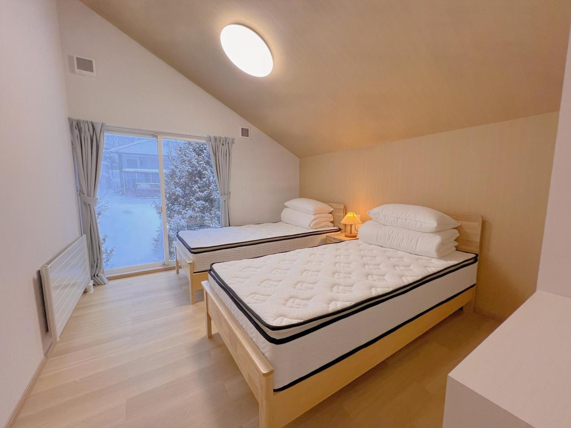 Snowball Hostel Double Room