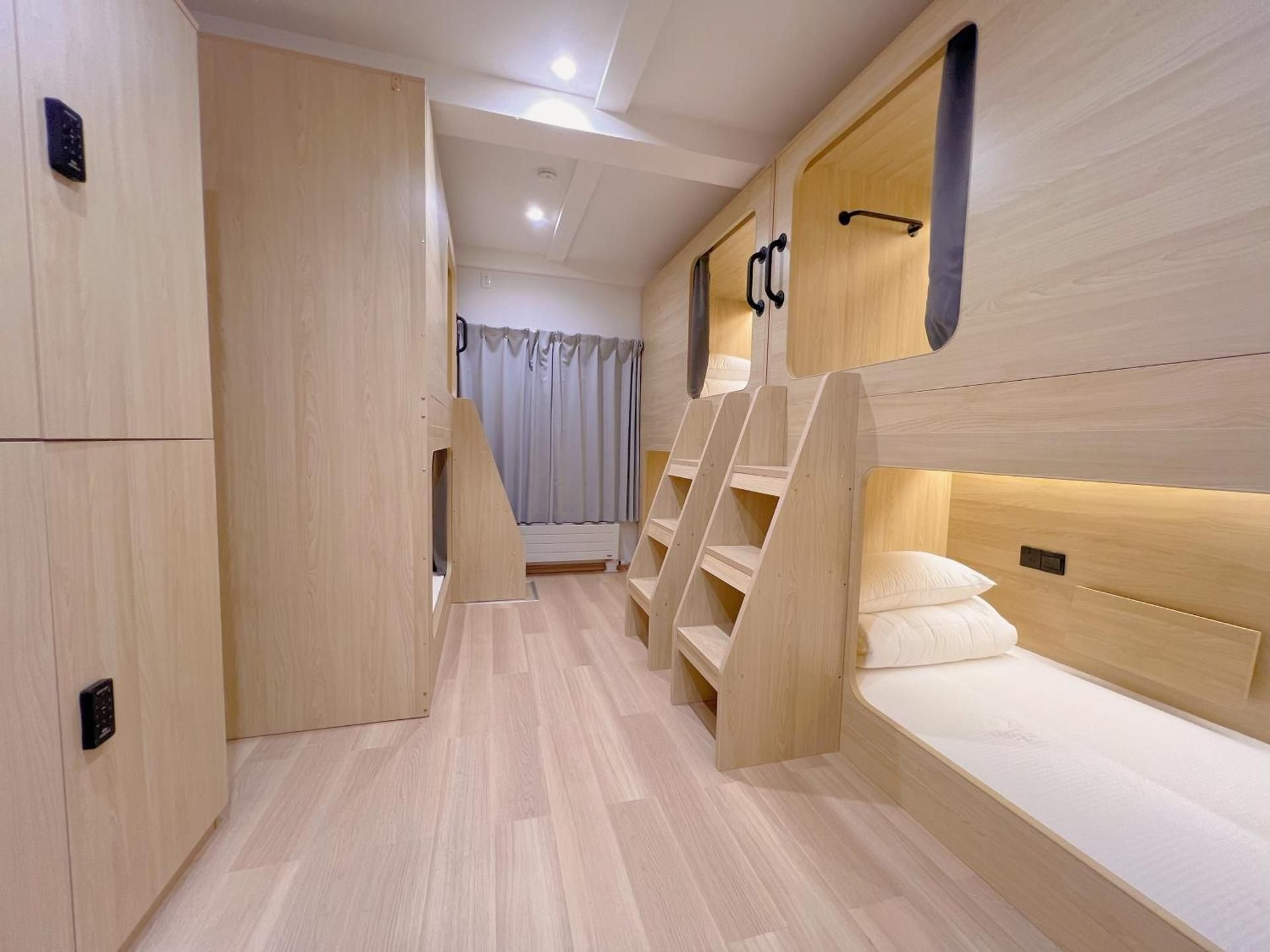 6-Bed Mixed Dormitory Room