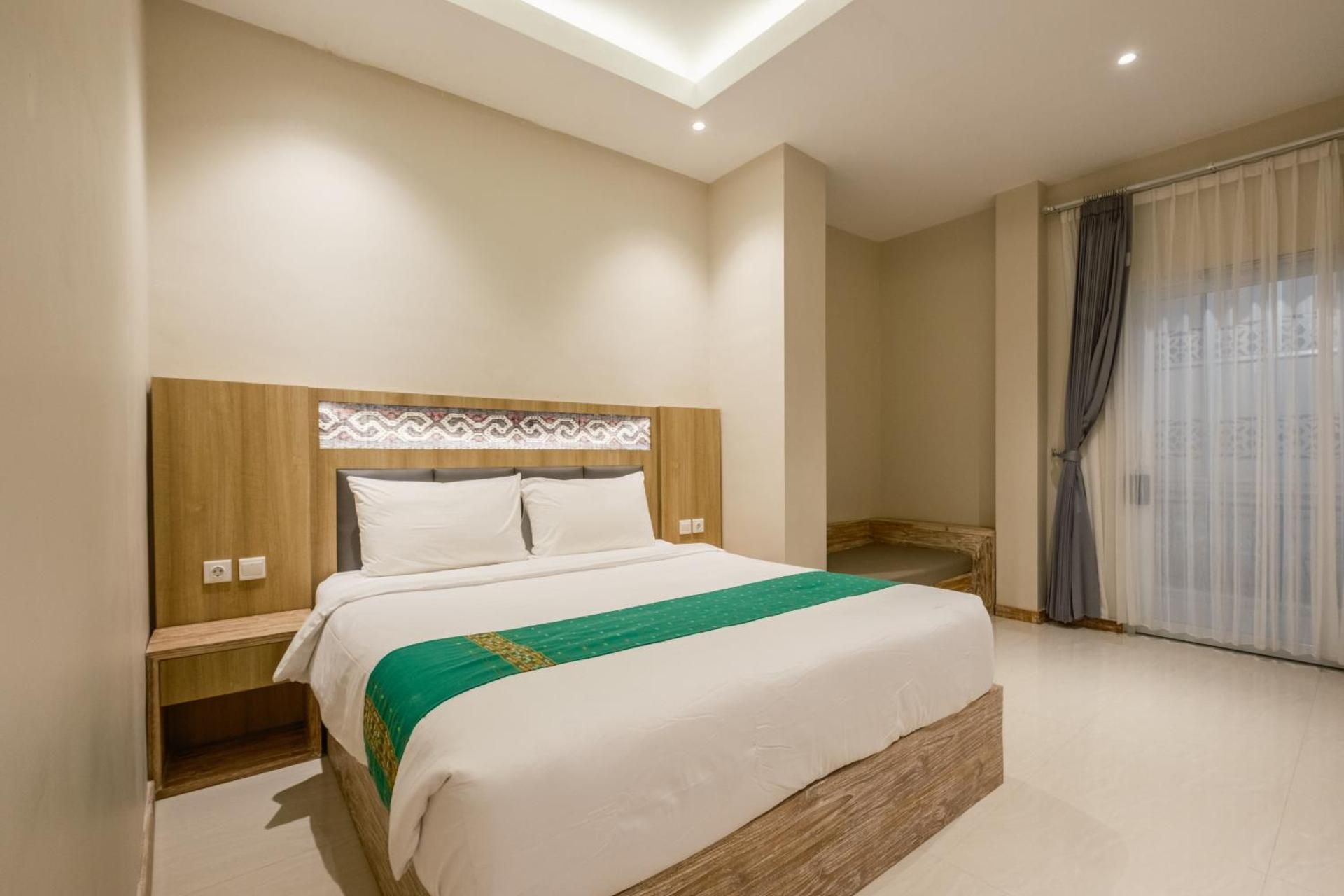 Deluxe Double City View