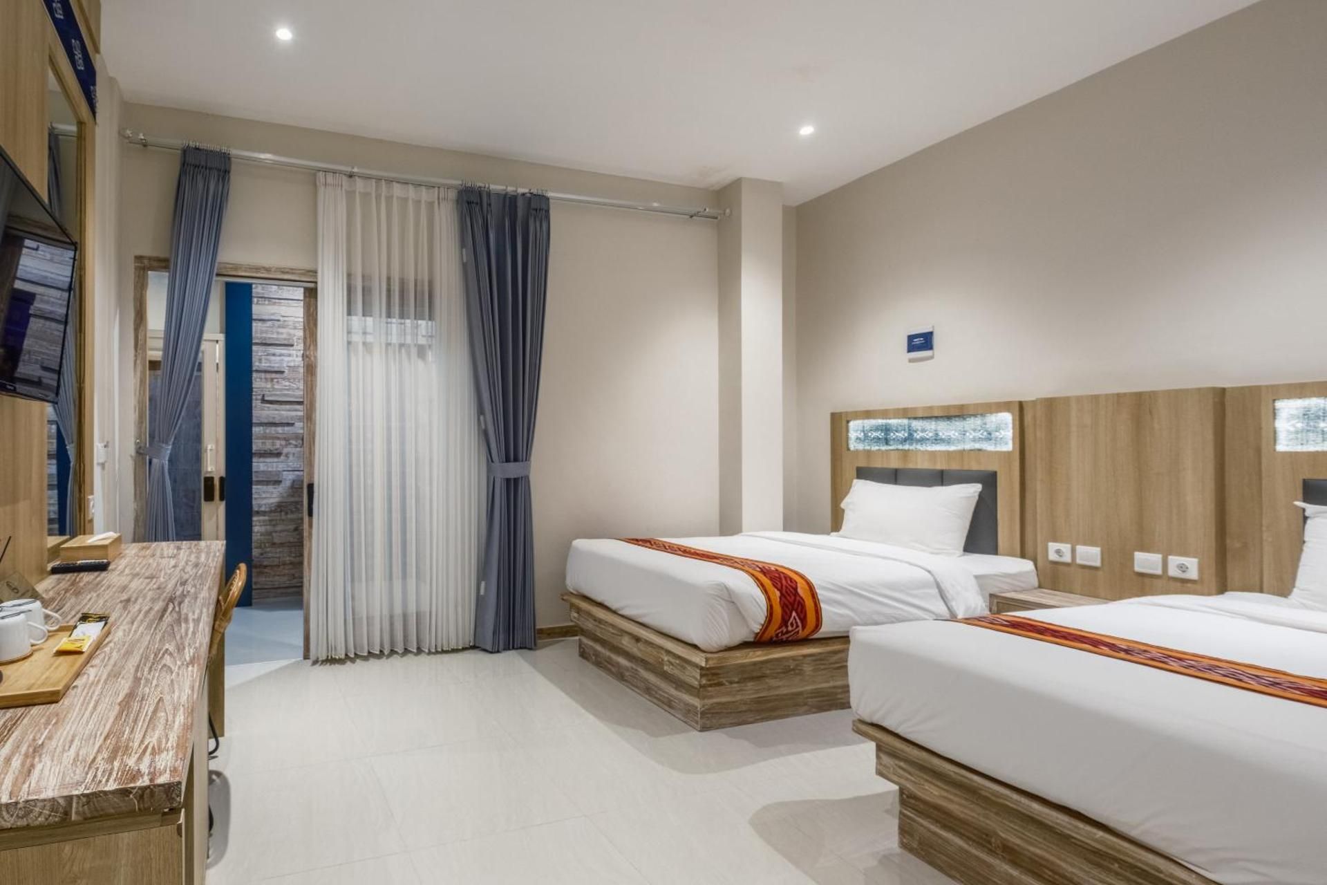 DEJAVU 2.0 HOTEL BAJO KOMODO Standard Twin Room